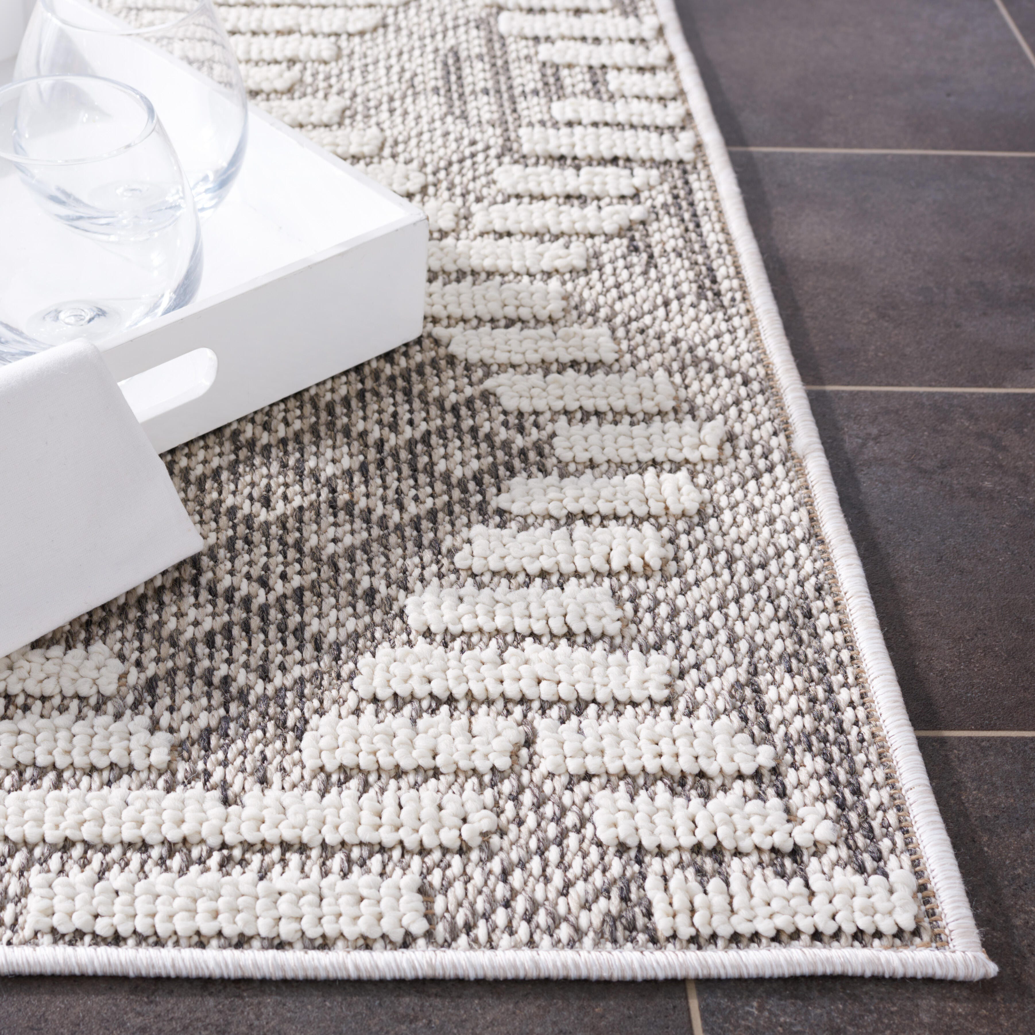 Safavieh Global 4' x 6' Area Rug, Gray/Ivory, large