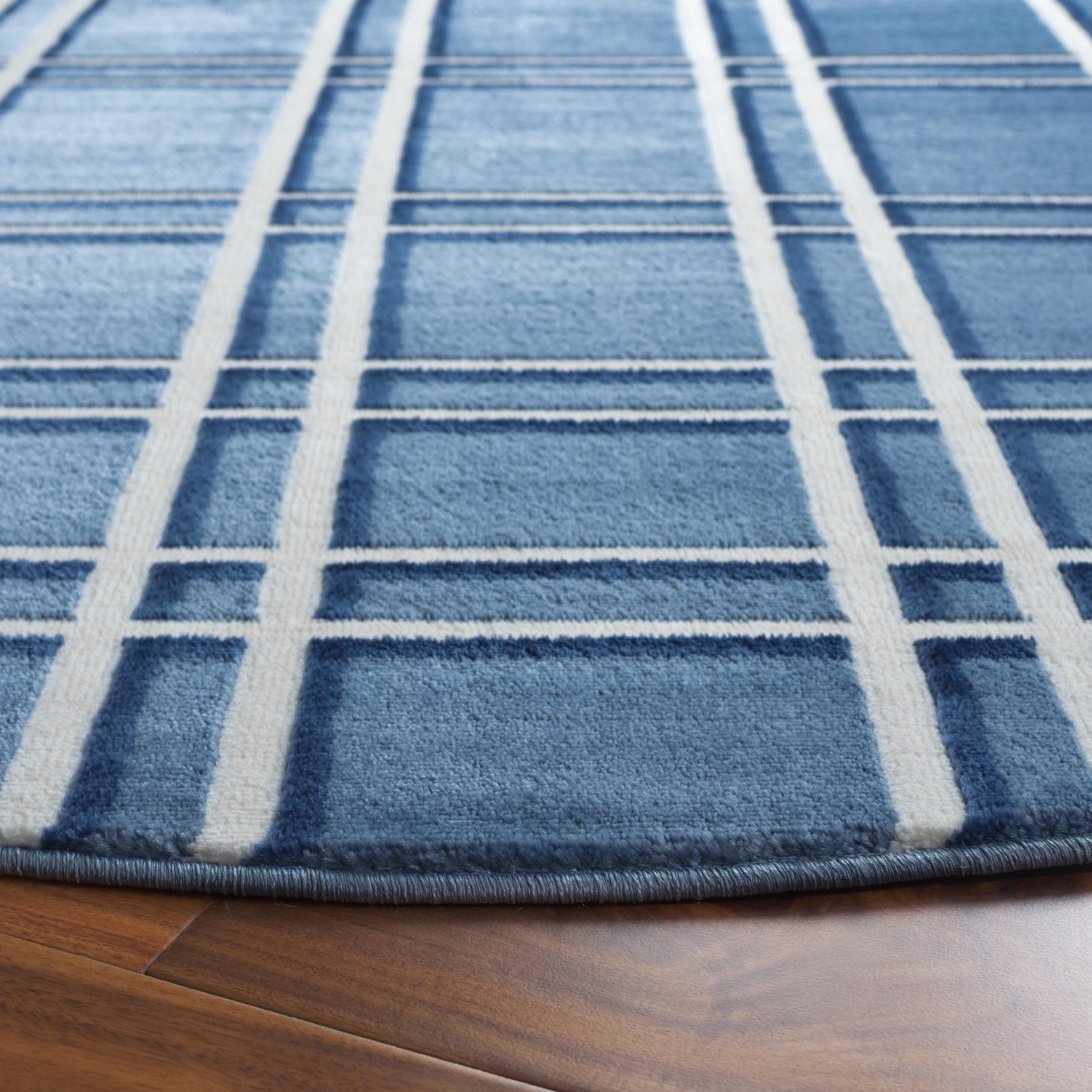 Safavieh Groove 6' 7" x 6' 7" Round Area Rug, Blue/Ivory, large