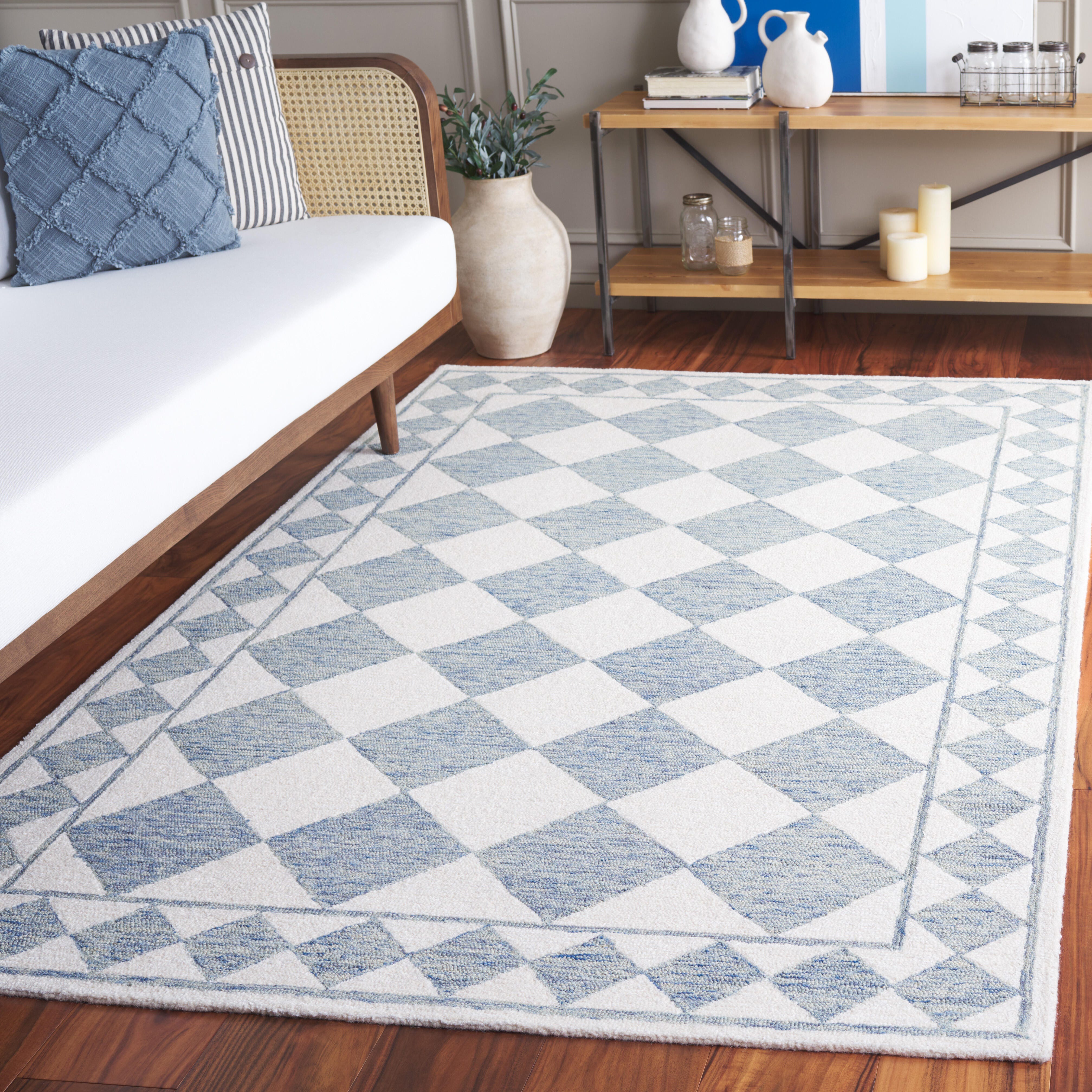 Safavieh Ebony 6' x 9' Area Rug, Blue/Ivory, rollover