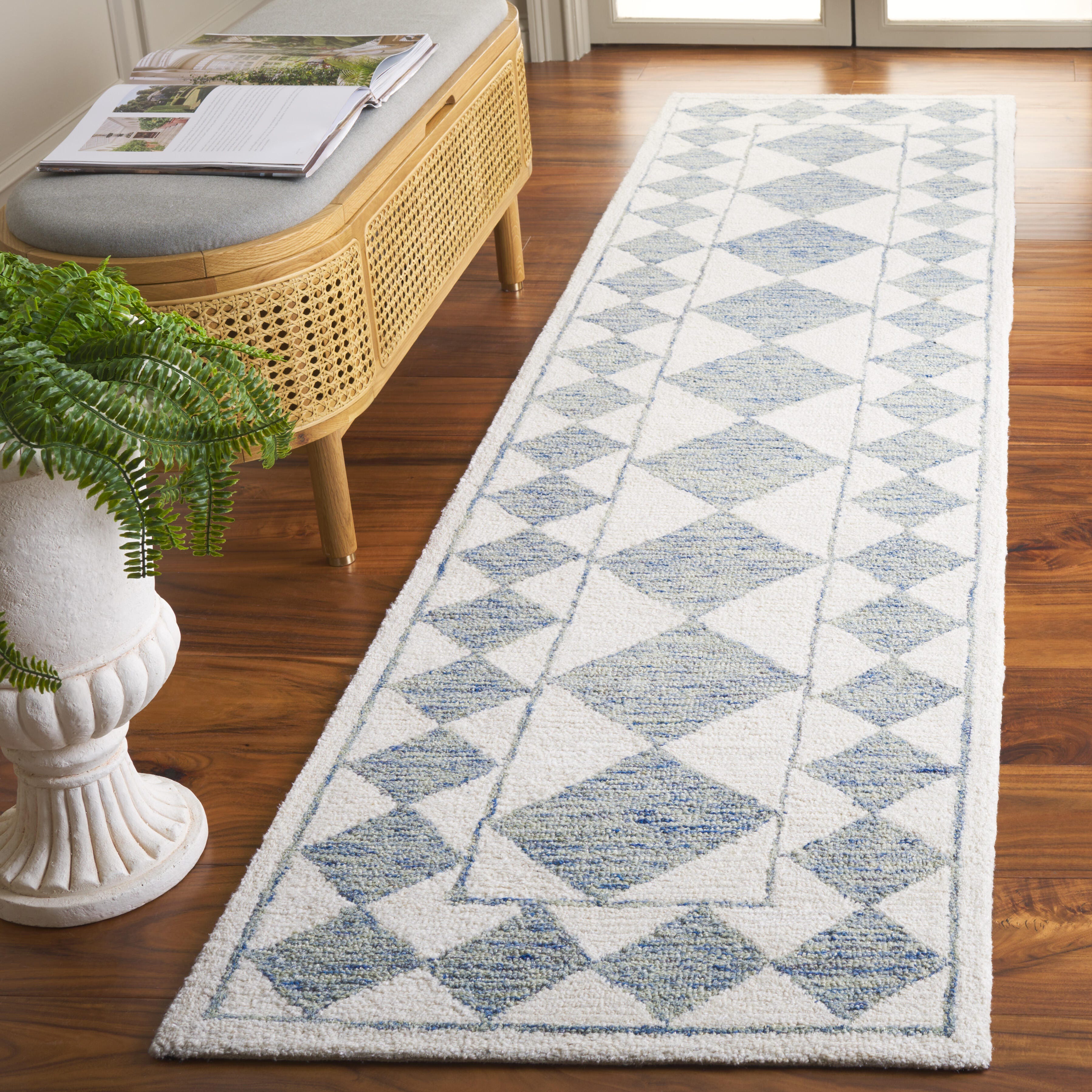 Safavieh Ebony 2' 3" x 9' Runner Rug, Blue/Ivory, rollover