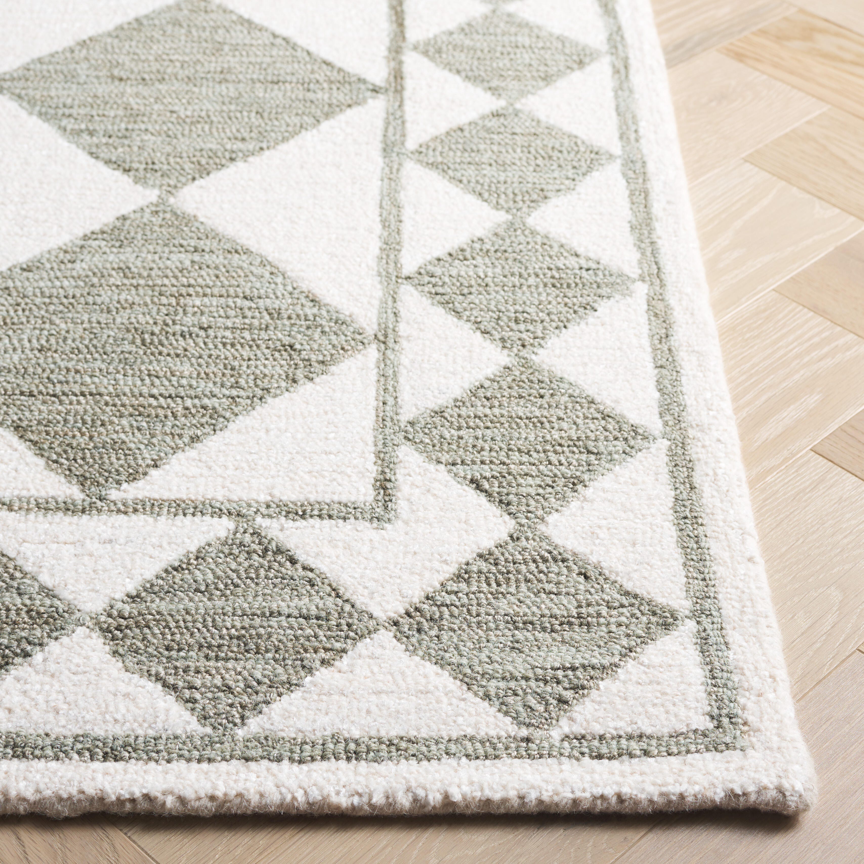 Safavieh Ebony 5' x 8' Area Rug, Sage/Ivory, large