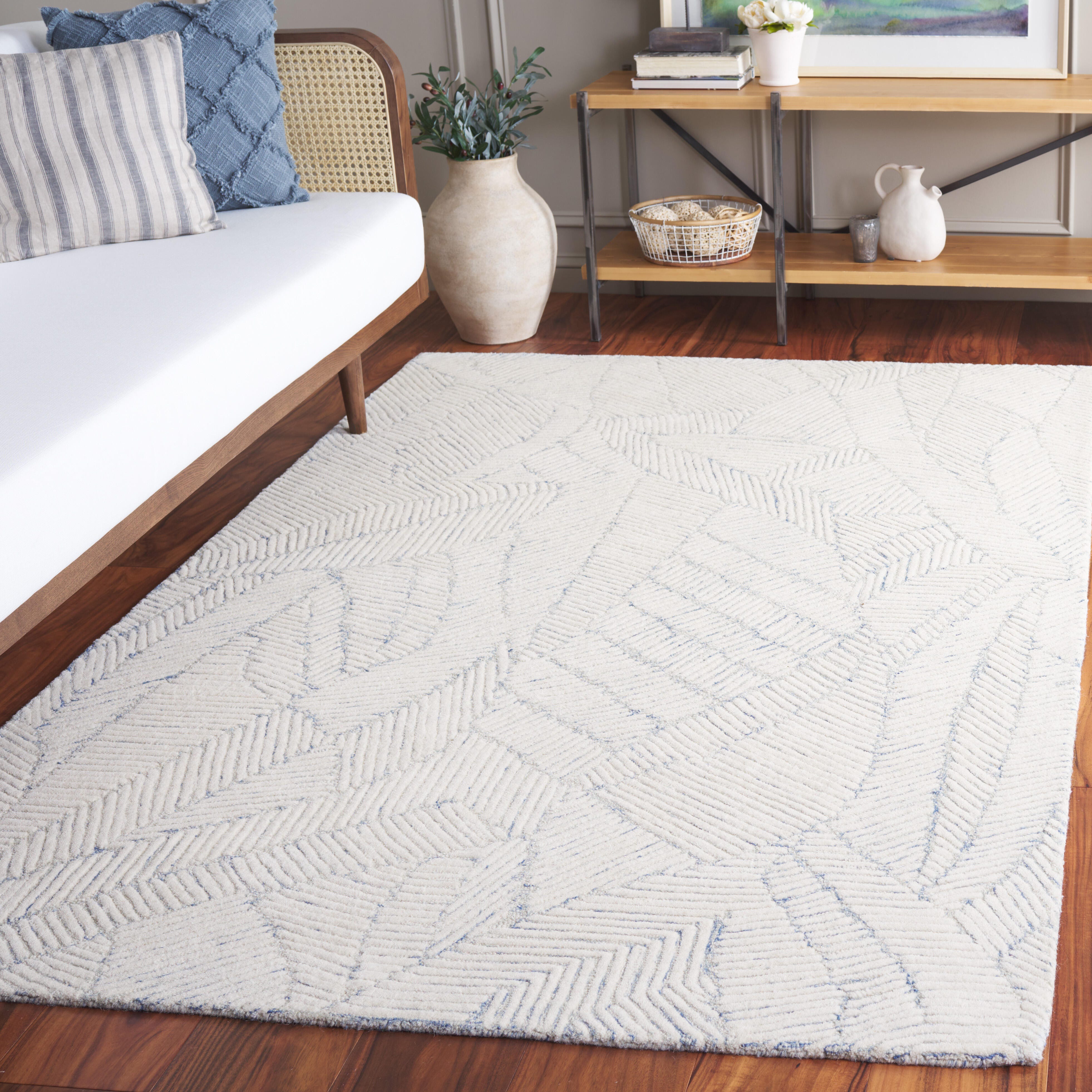 Safavieh Ebony 5' x 8' Area Rug, Blue/Ivory, rollover