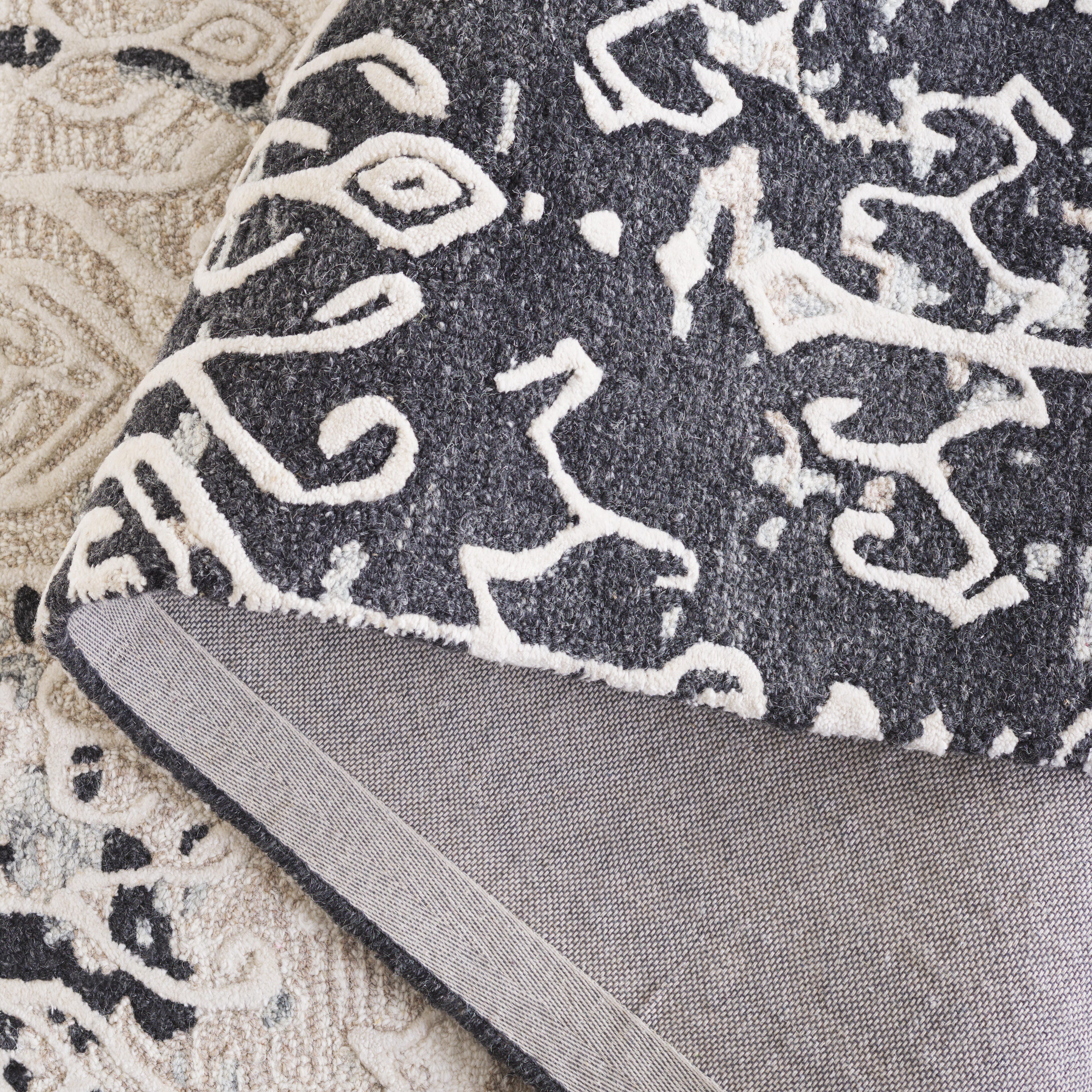 Safavieh Ebony 4' x 6' Area Rug, Black/Ivory, large