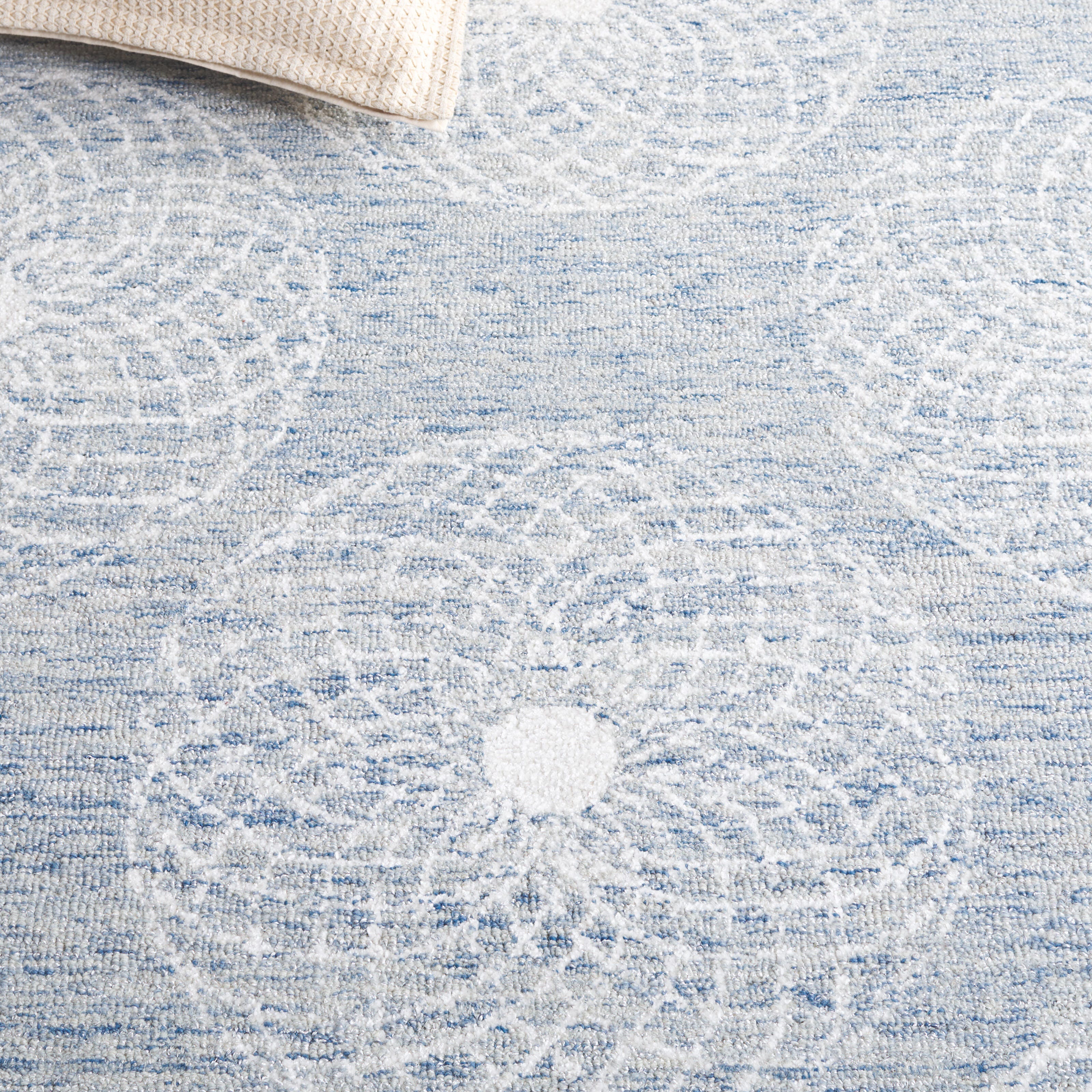 Safavieh Ebony 5' x 8' Area Rug, Blue/Ivory, large