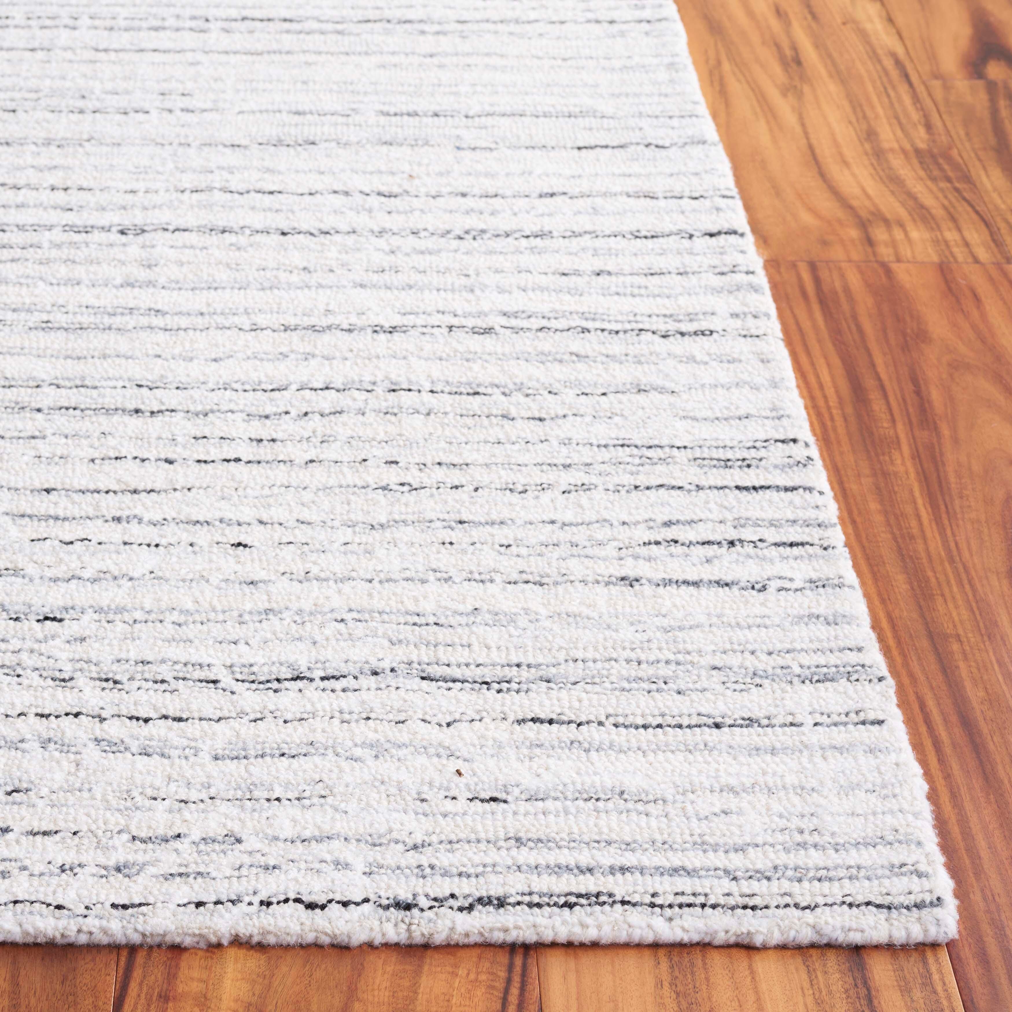 Safavieh Ebony 5' x 8' Area Rug, Gray/Ivory, large