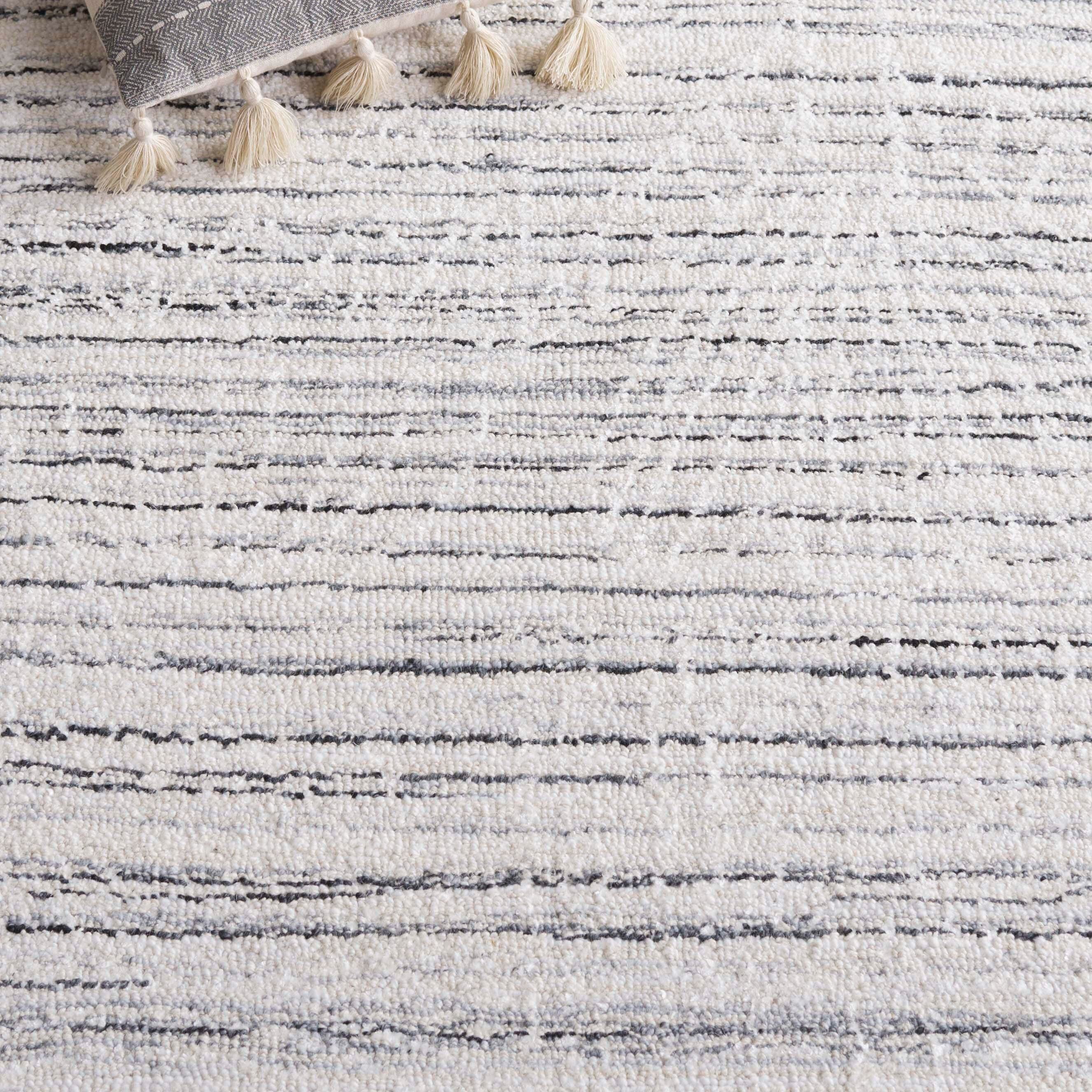 Safavieh Ebony 5' x 8' Area Rug, Gray/Ivory, large