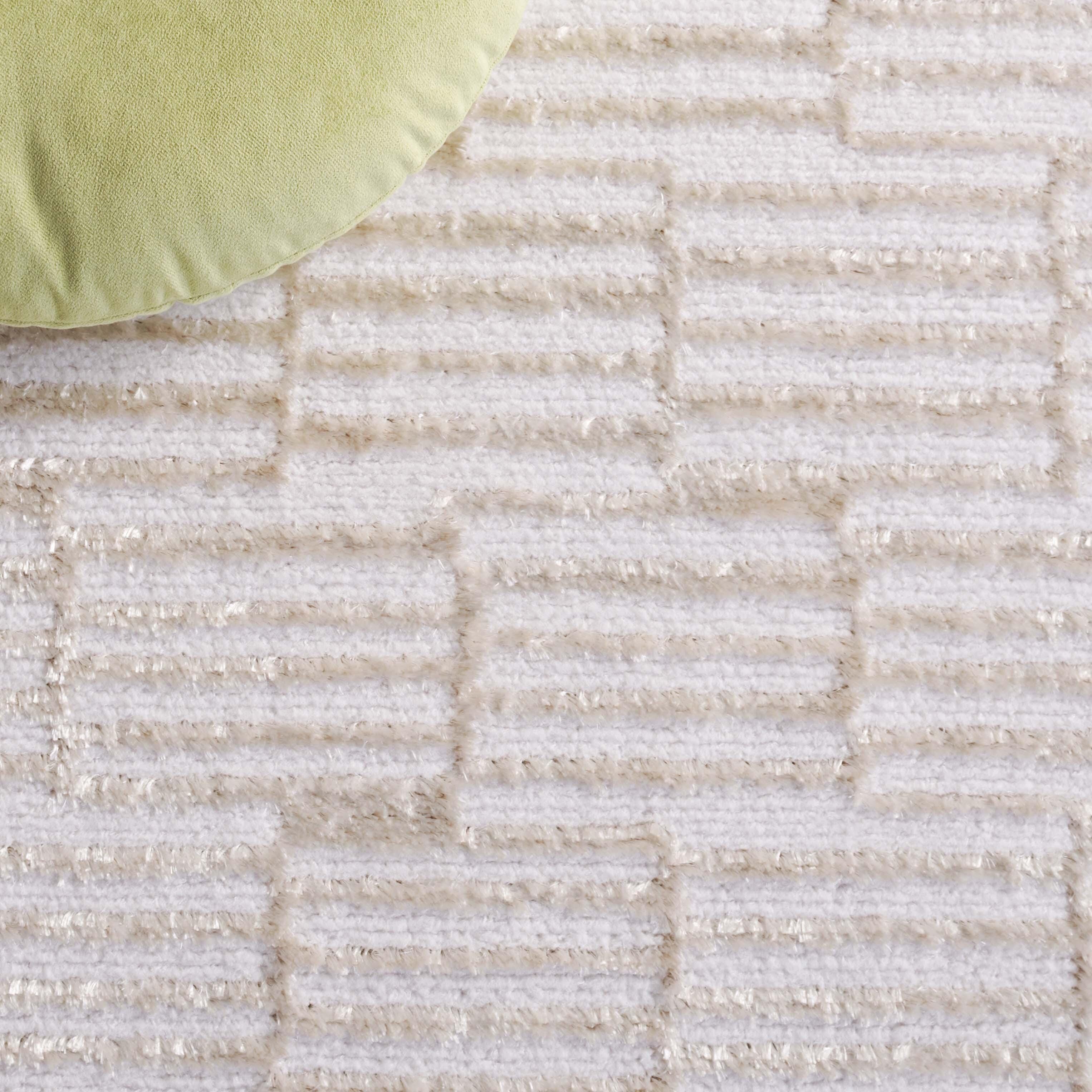 Safavieh Maya 6' x 9' Area Rug, Ivory/Beige, large