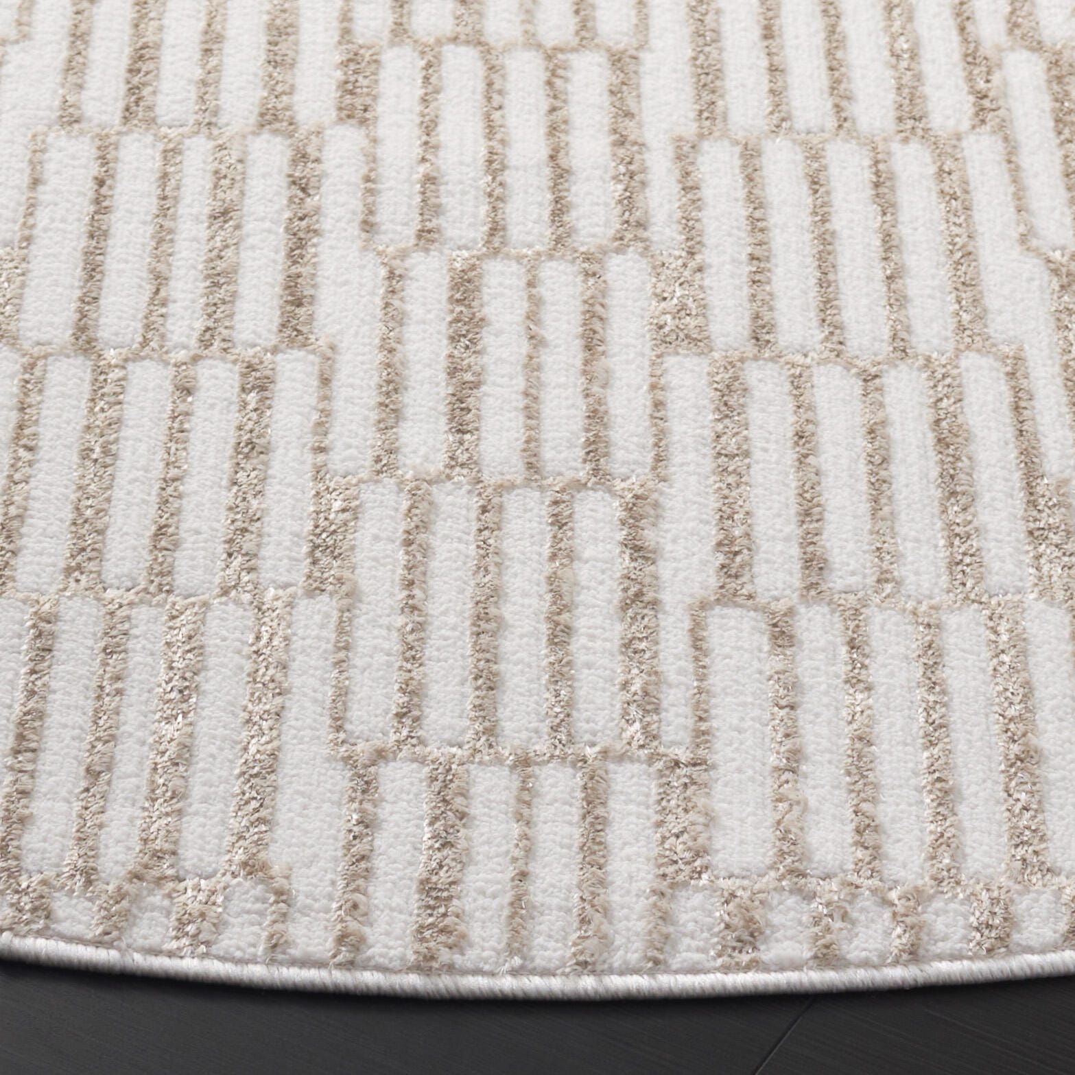 Safavieh Maya 6' 7" x 6' 7" Round Area Rug, Ivory/Beige, large
