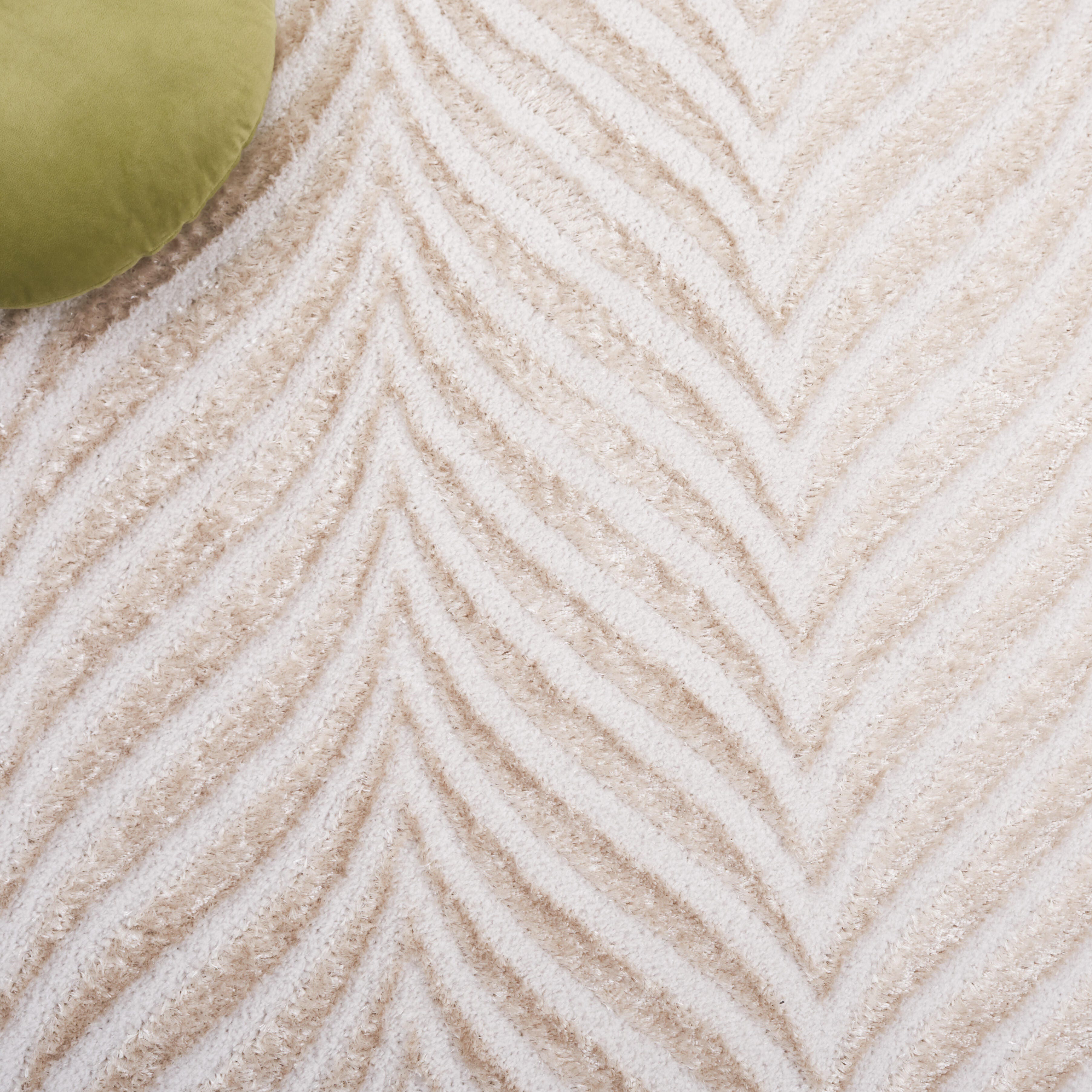 Safavieh Maya 7' 1" x 10' Area Rug, Ivory/Beige, large