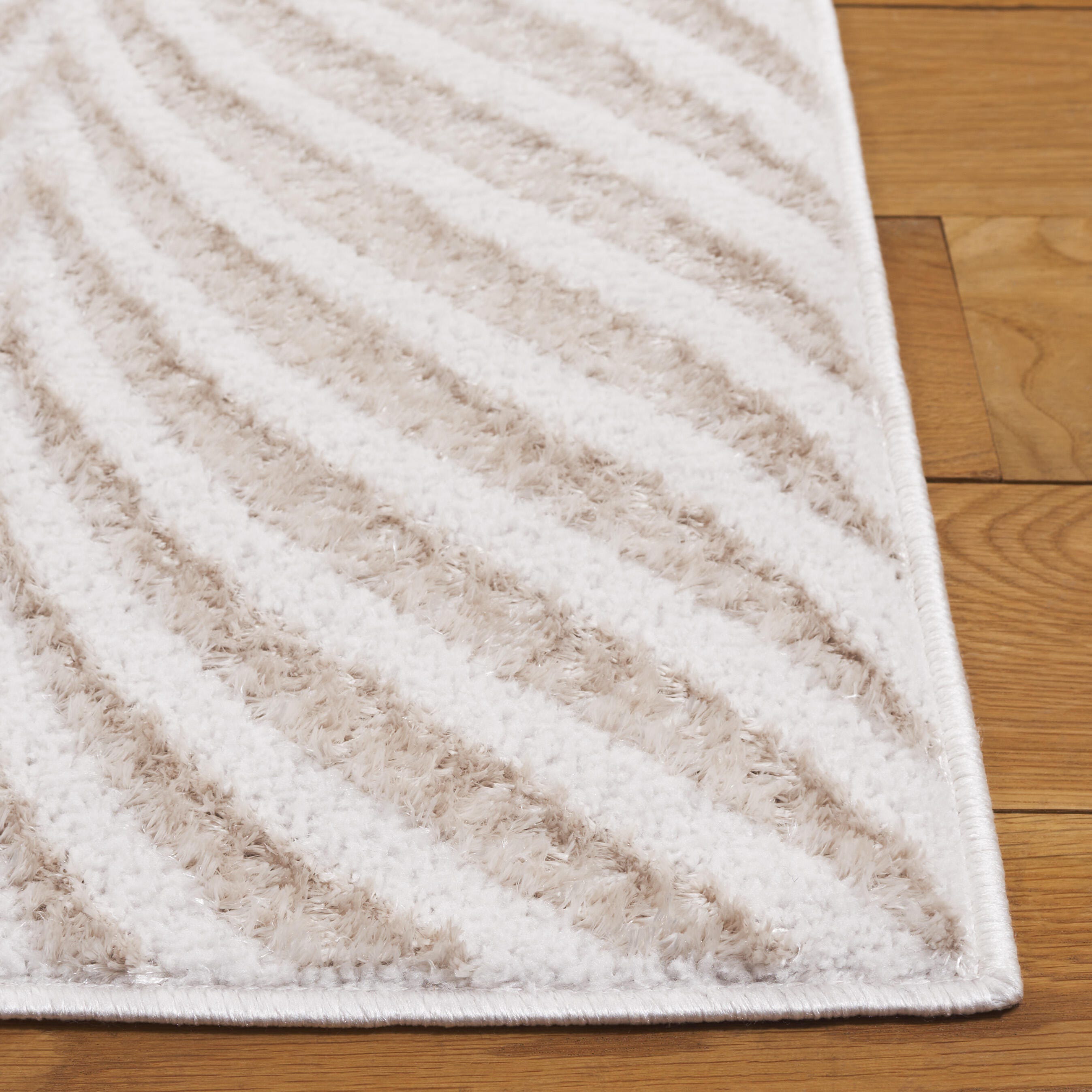 Safavieh Maya 8' x 10' Area Rug, Ivory/Beige, large