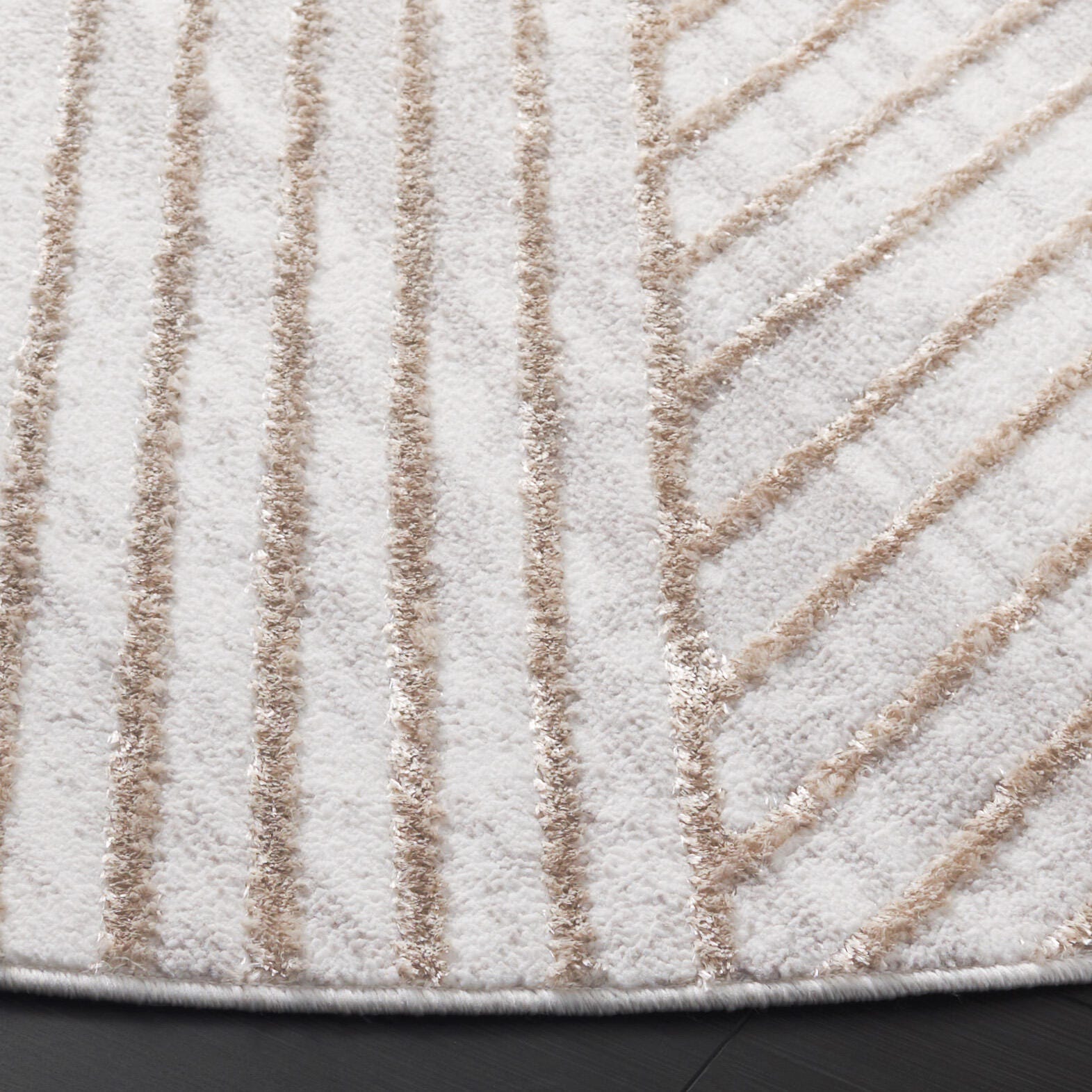 Safavieh Maya 6' 7" x 6' 7" Round Area Rug, Ivory/Beige, large