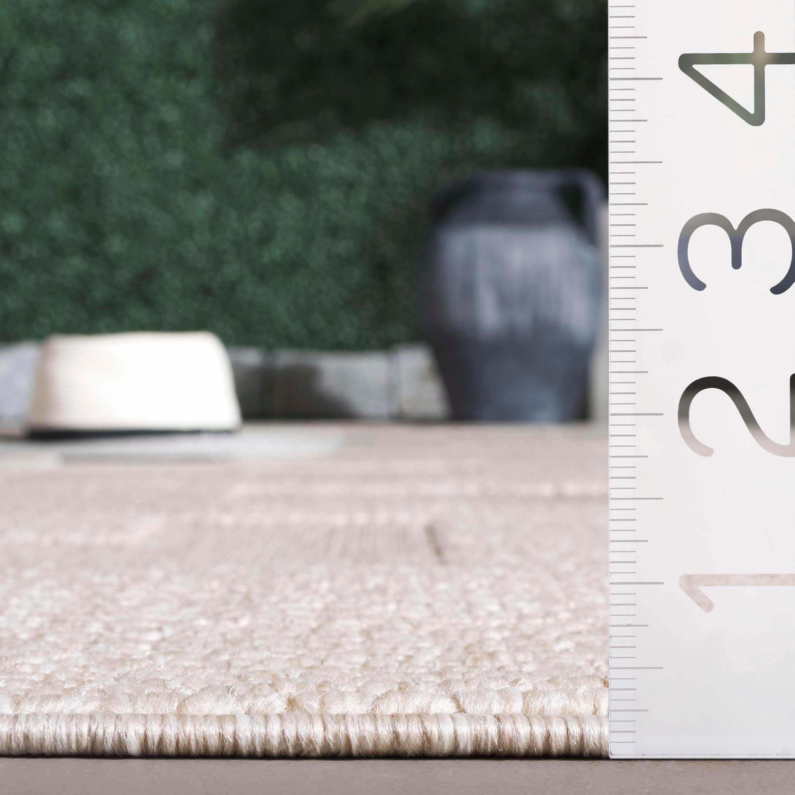 Safavieh Milos 4' x 6' Area Rug, Beige, large