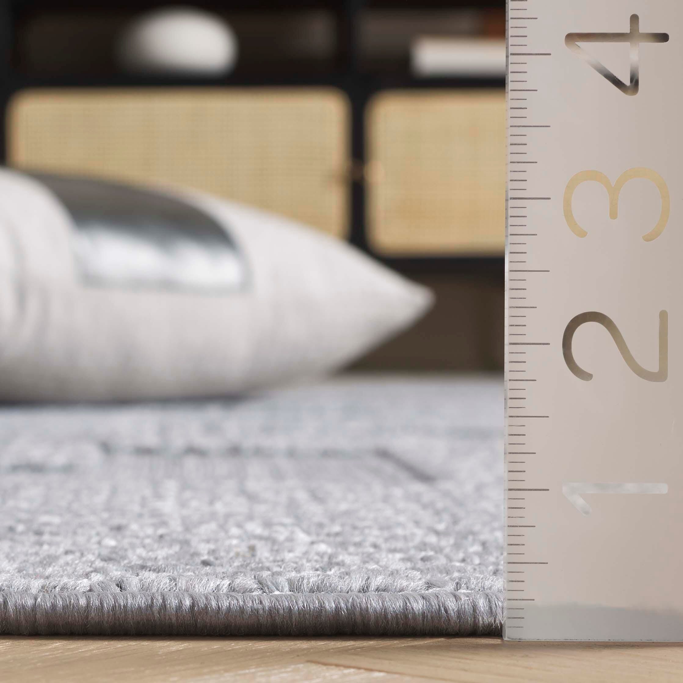 Safavieh Milos 4' x 6' Area Rug, Gray, large