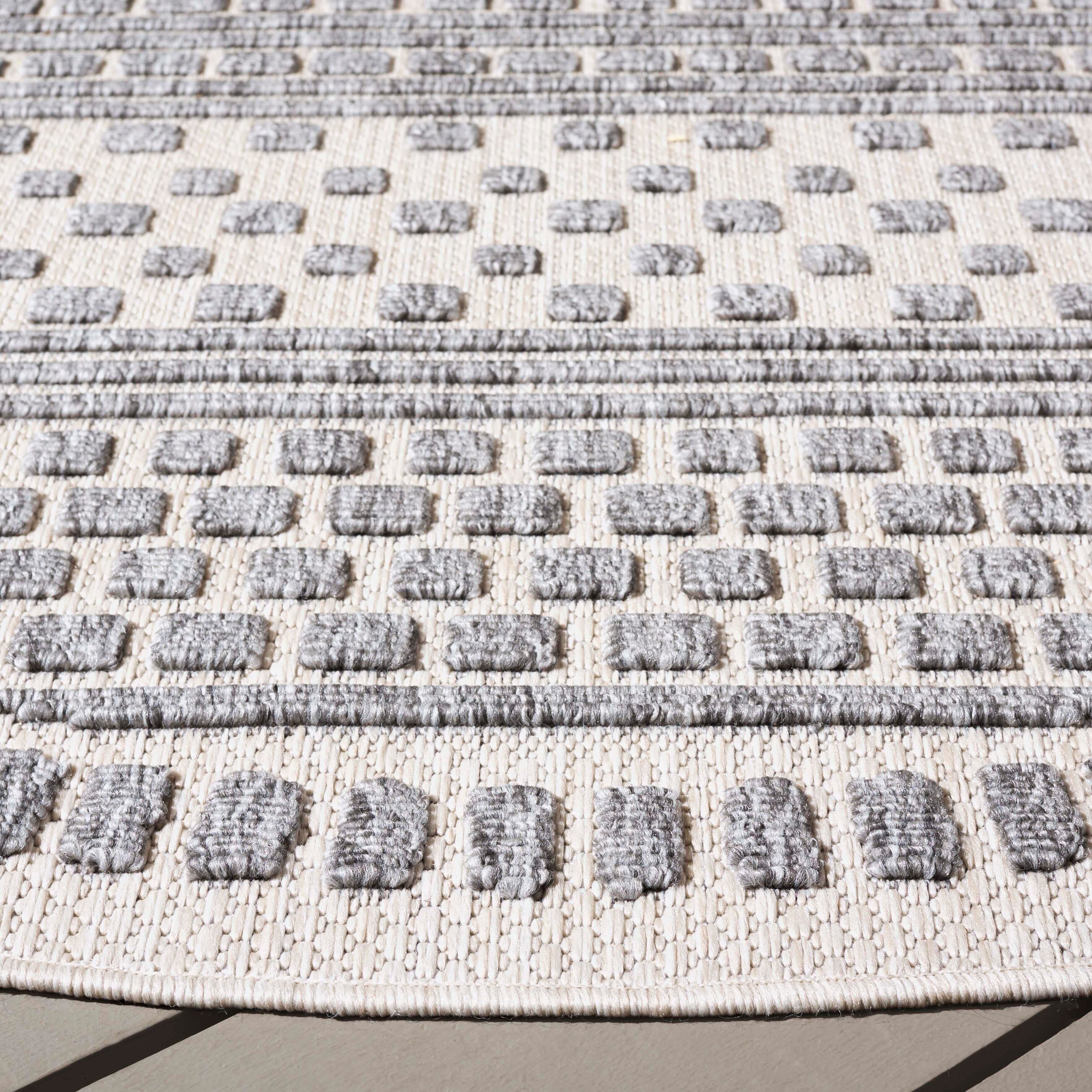 Safavieh Milos 6' 7" x 6' 7" Round Area Rug, Beige/Gray, large
