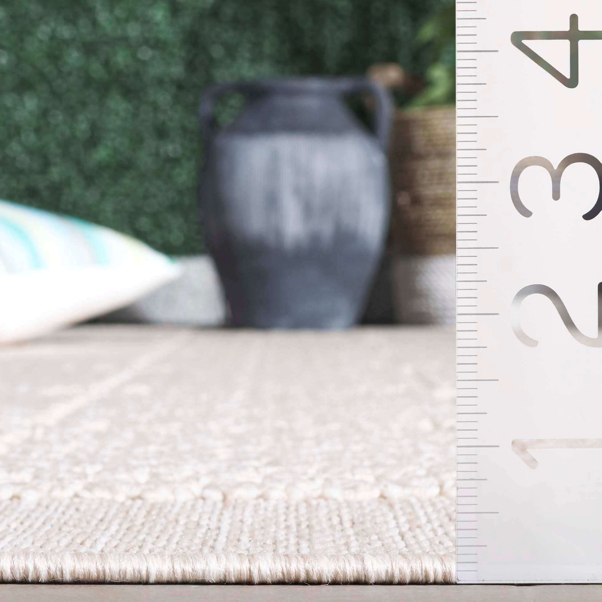 Safavieh Milos 5' 3" x 7' 6" Area Rug, Beige, large