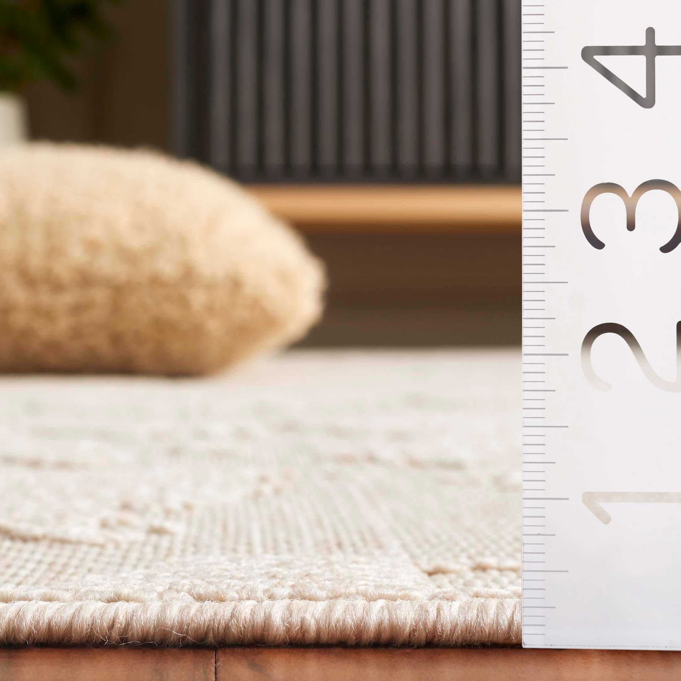 Safavieh Milos 4' x 6' Area Rug, Ivory, large