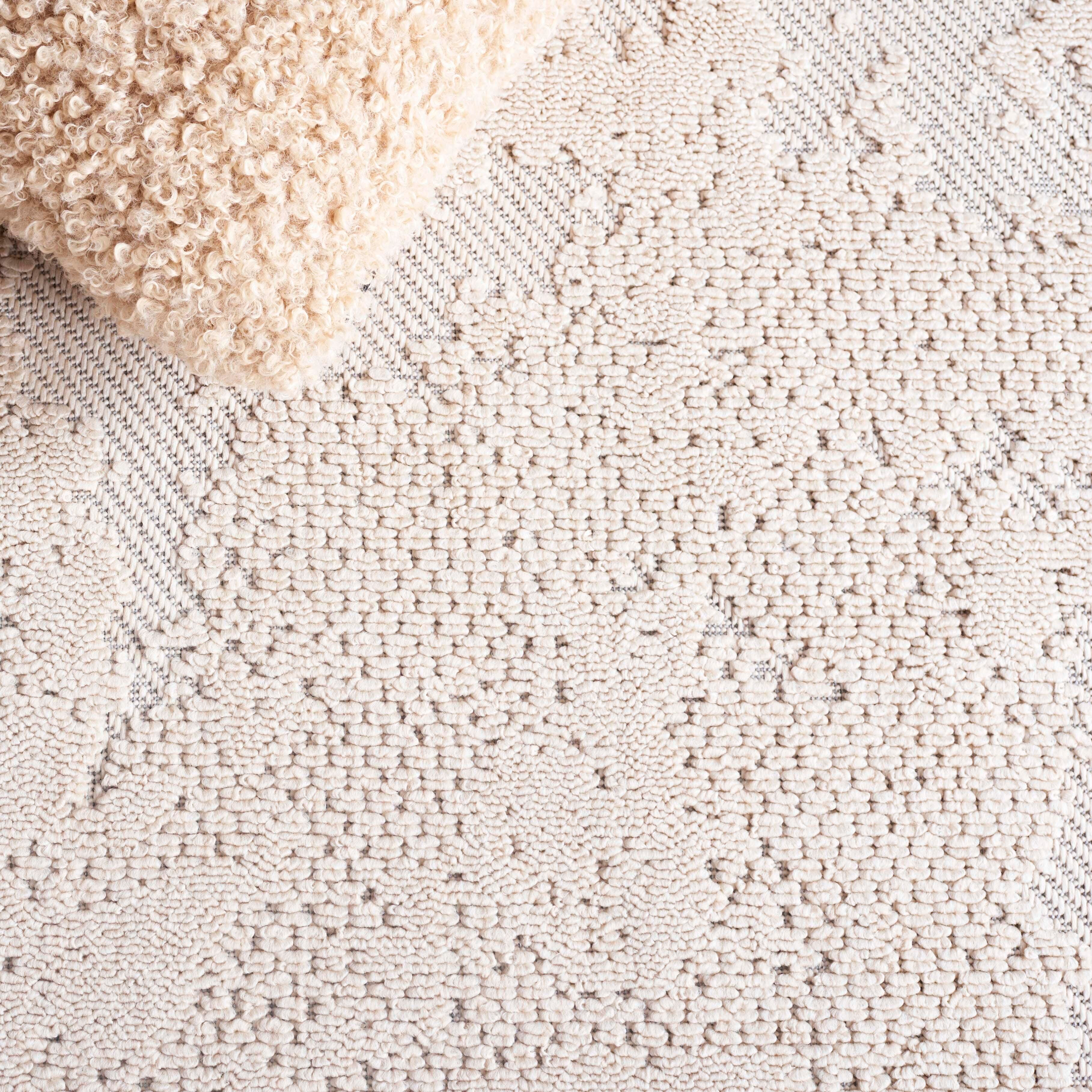 Safavieh Milos 5' 3" x 7' 6" Area Rug, Ivory, large