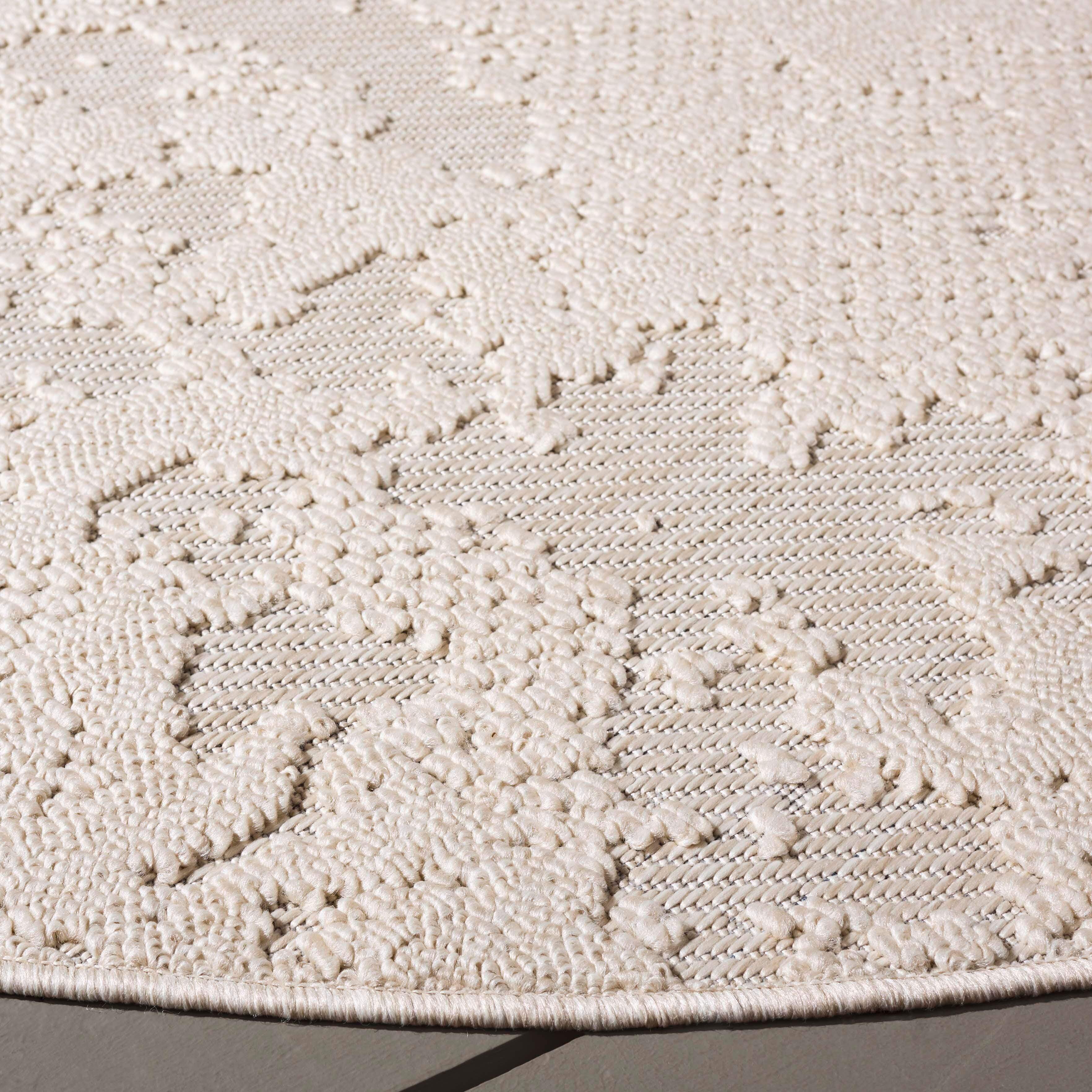 Safavieh Milos 6' 7" x 6' 7" Round Area Rug, Ivory, large