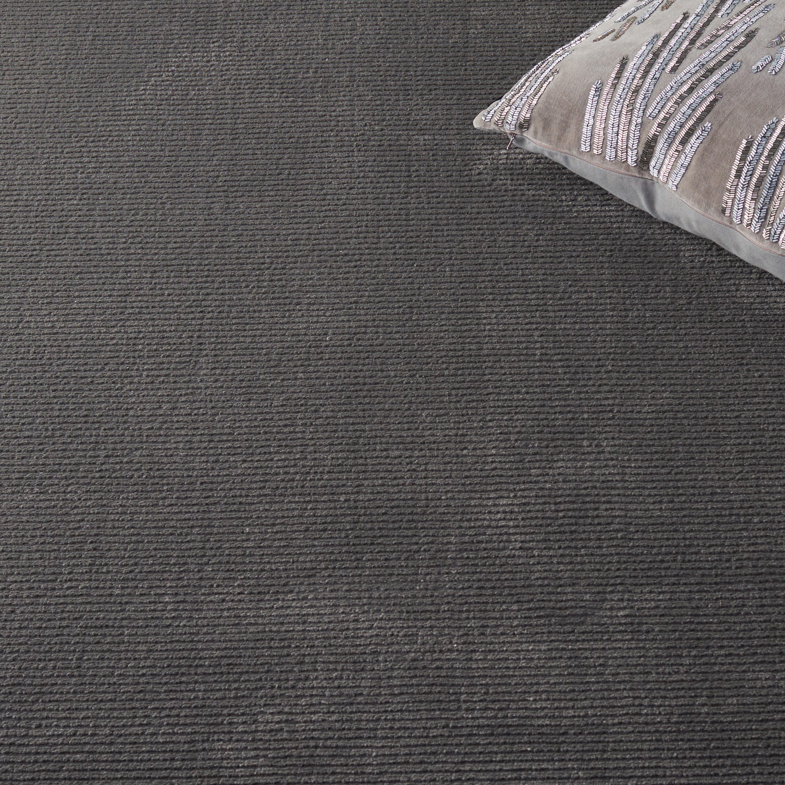 Safavieh Revive 2' 7" x 5' Area Rug, Charcoal, large