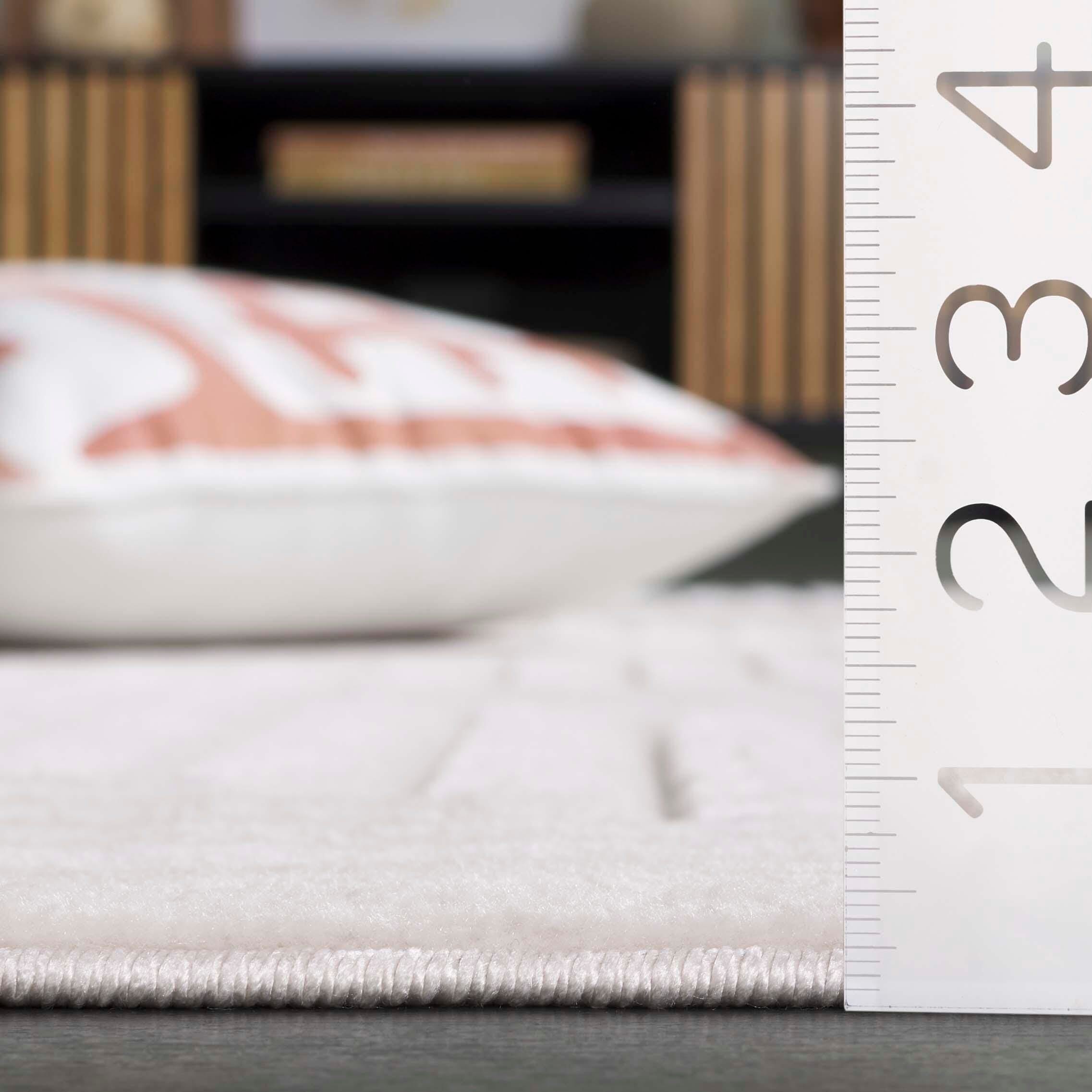Safavieh Selena 4' x 6' Area Rug, Ivory, large