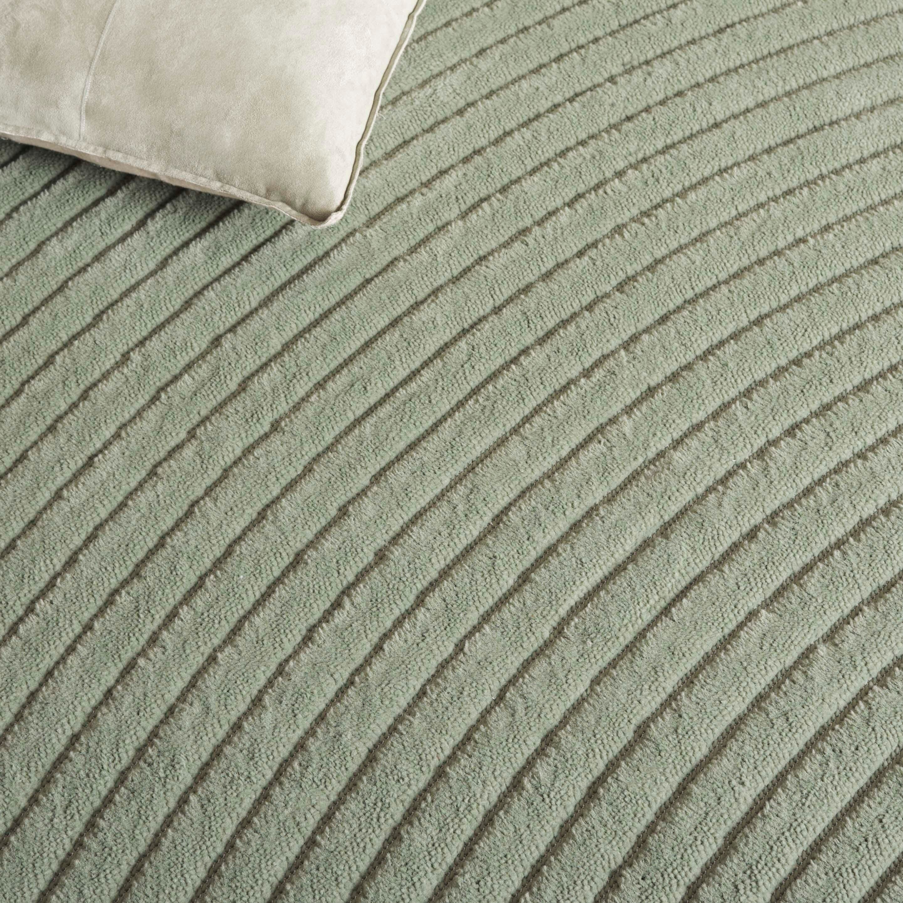 Safavieh Selena 2' 2" x 8' Runner Rug, Green, large