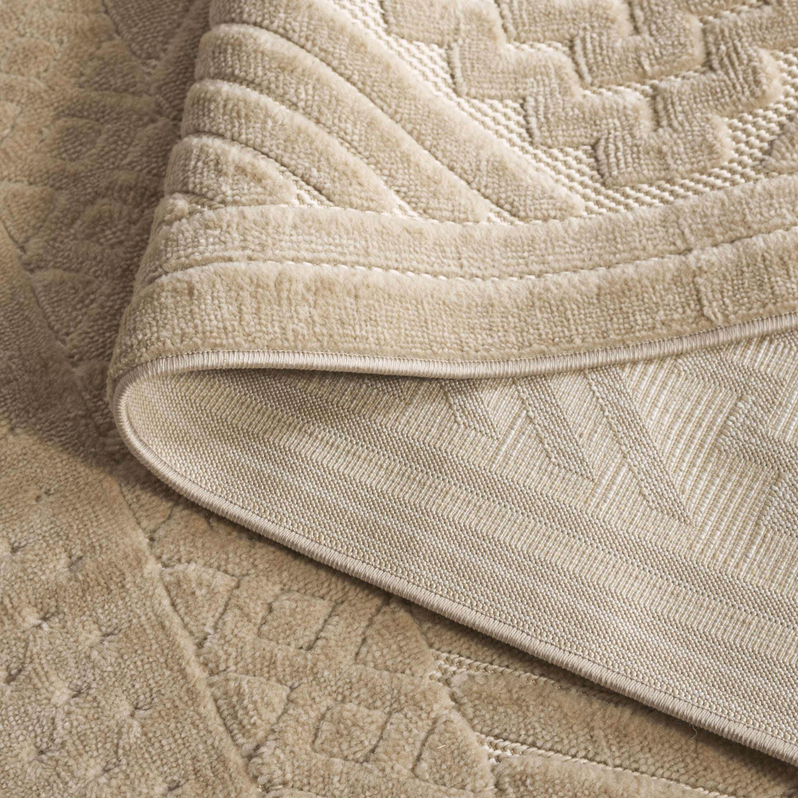 Safavieh Selena 5' 3" x 7' 6" Area Rug, Beige, large