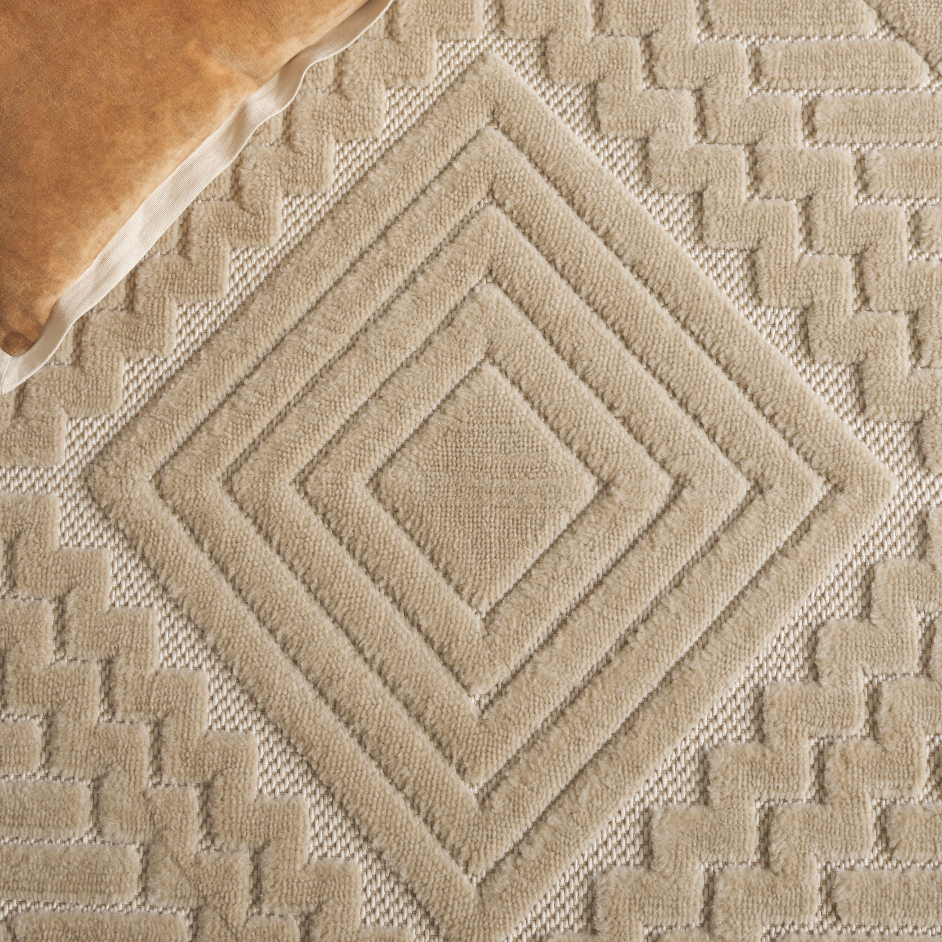 Safavieh Selena 8' x 10' Area Rug, Beige, large