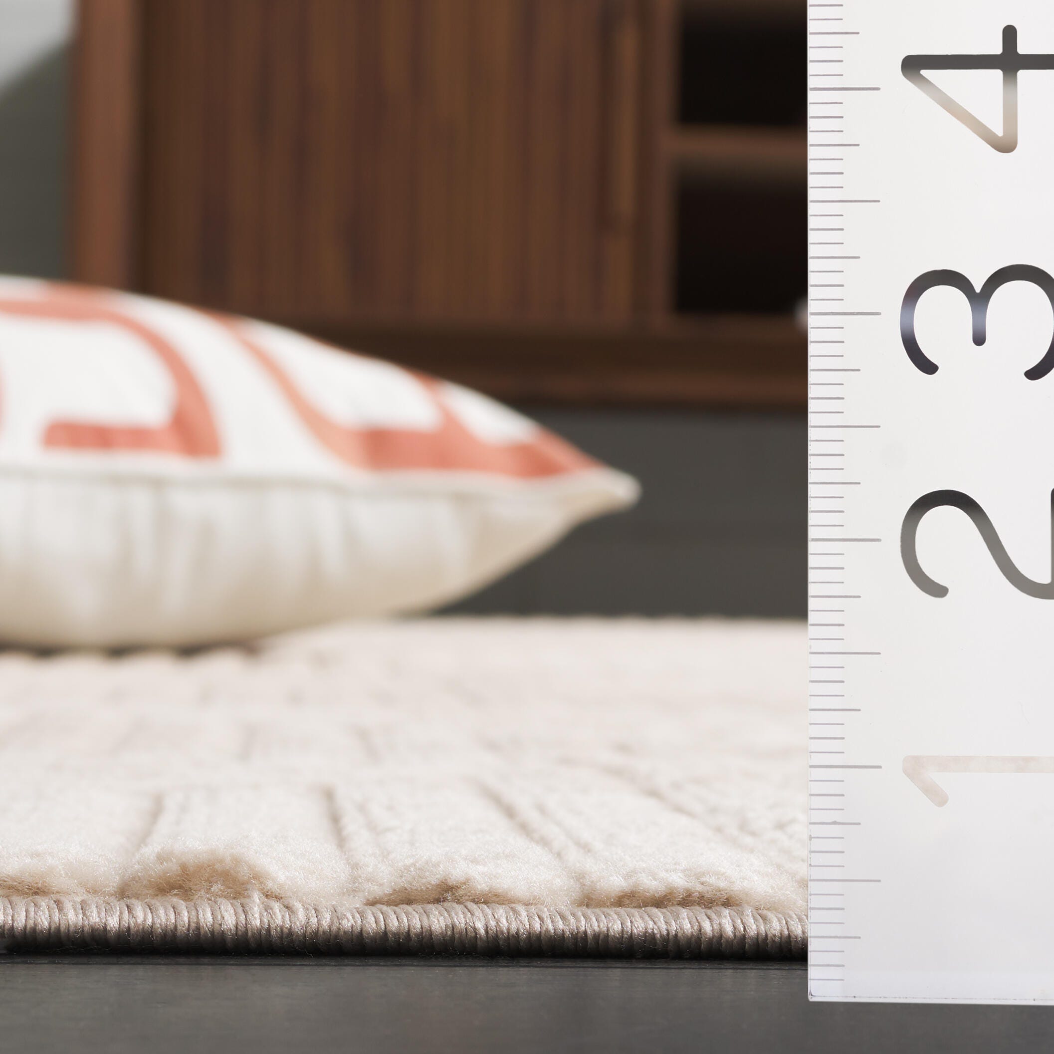 Safavieh Selena 2' 2" x 8' Runner Rug, Beige, large