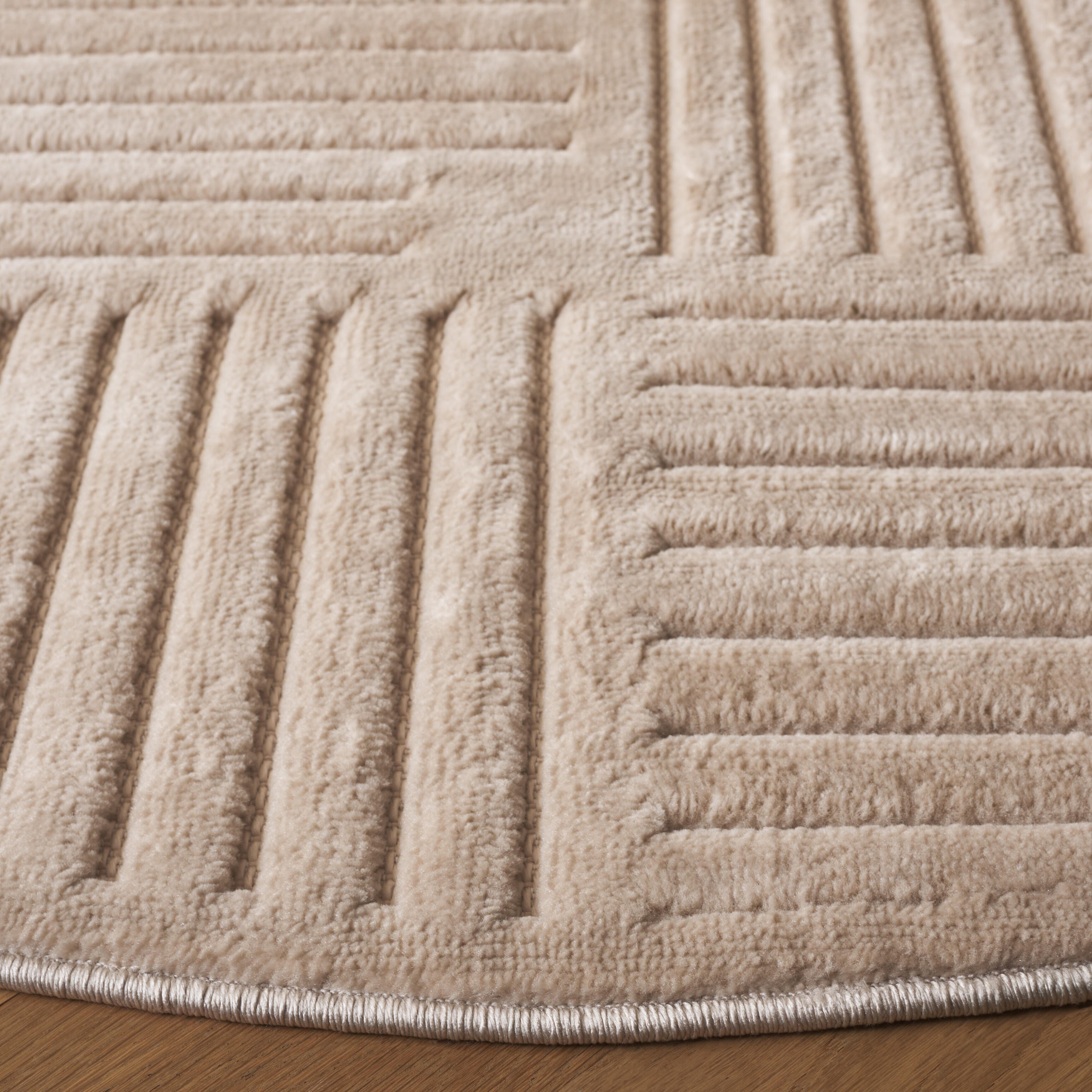 Safavieh Selena 2' 2" x 8' Runner Rug, Beige, large