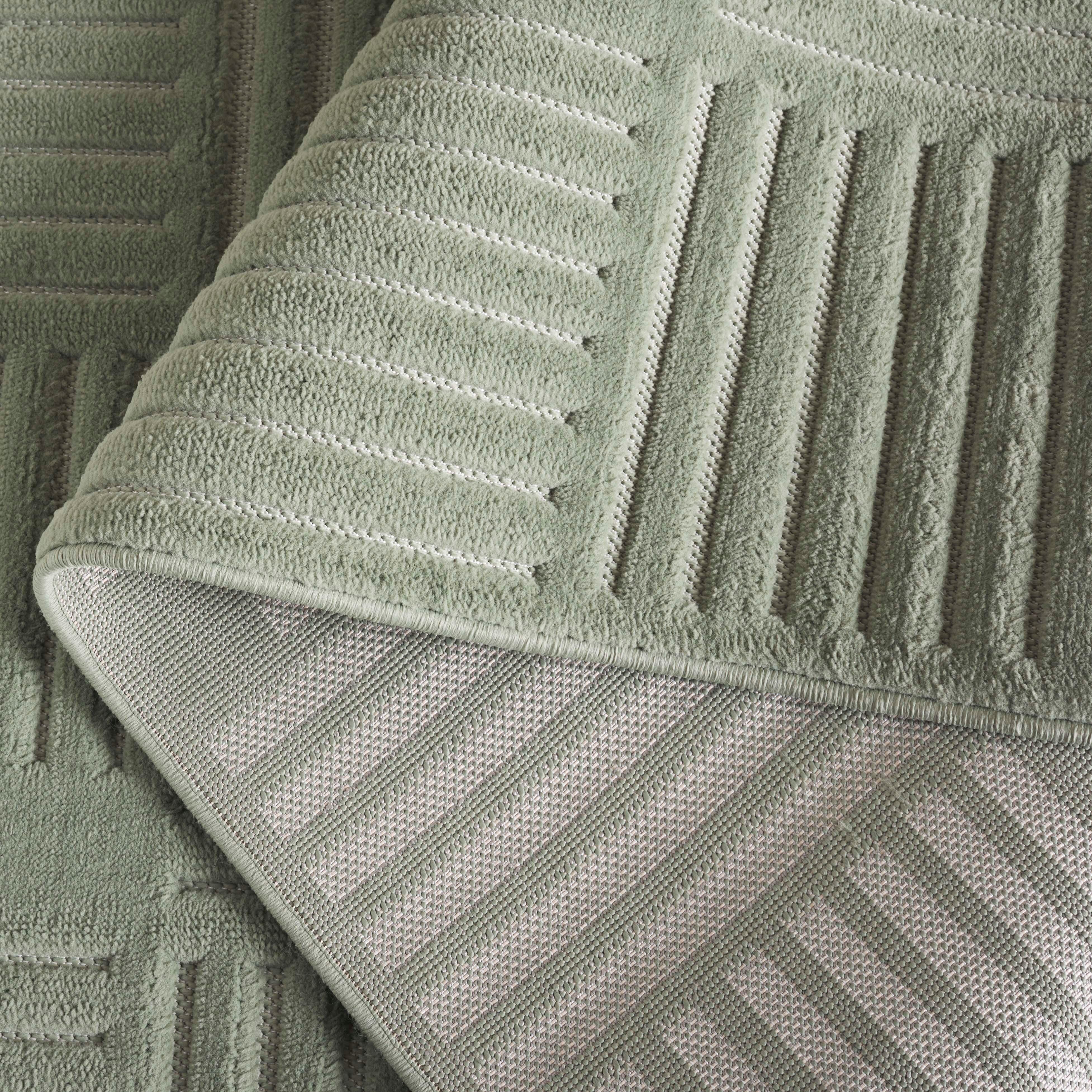 Safavieh Selena 5' 3" x 7' 6" Area Rug, Green, large