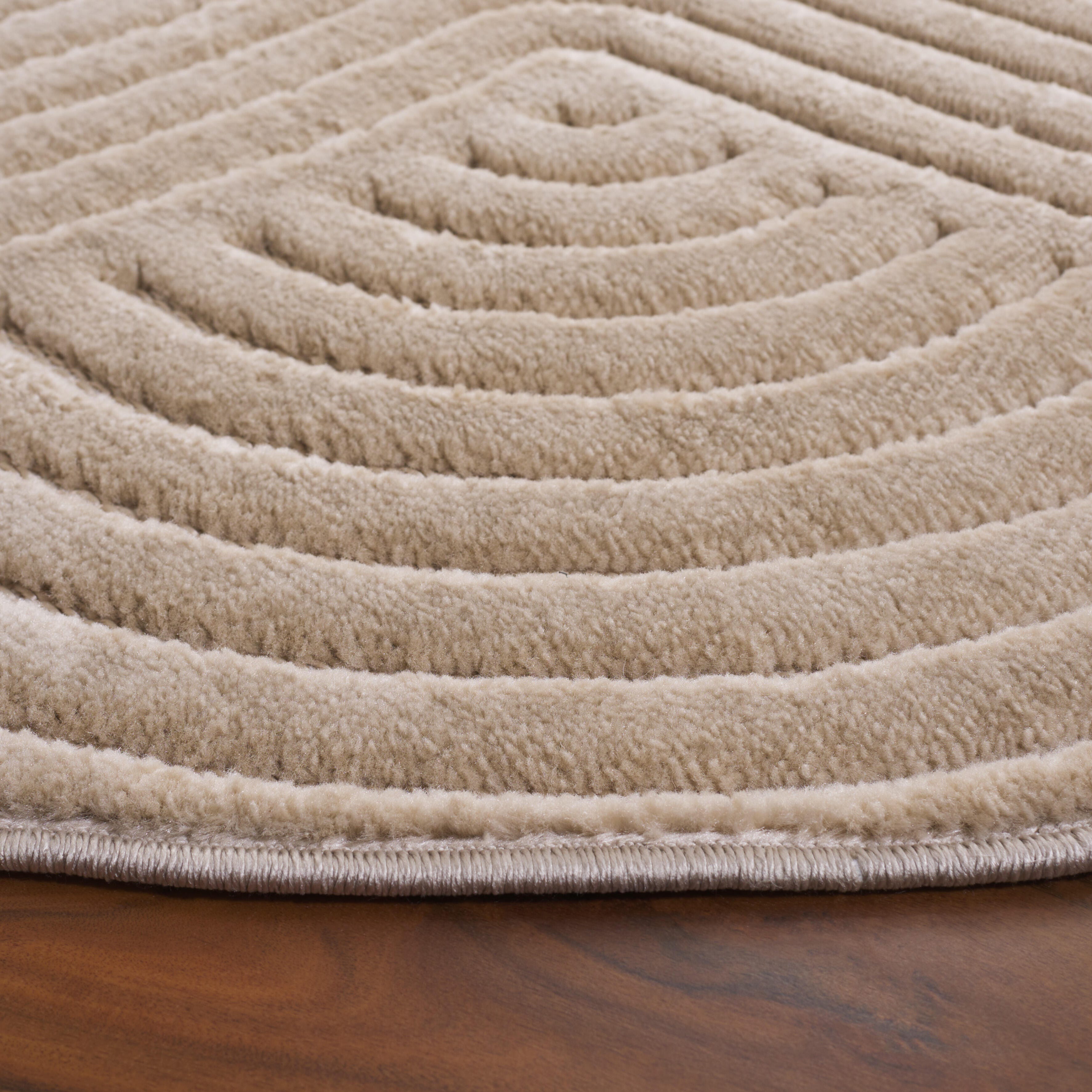 Safavieh Selena 6' 7" x 6' 7" Round Area Rug, Beige, large