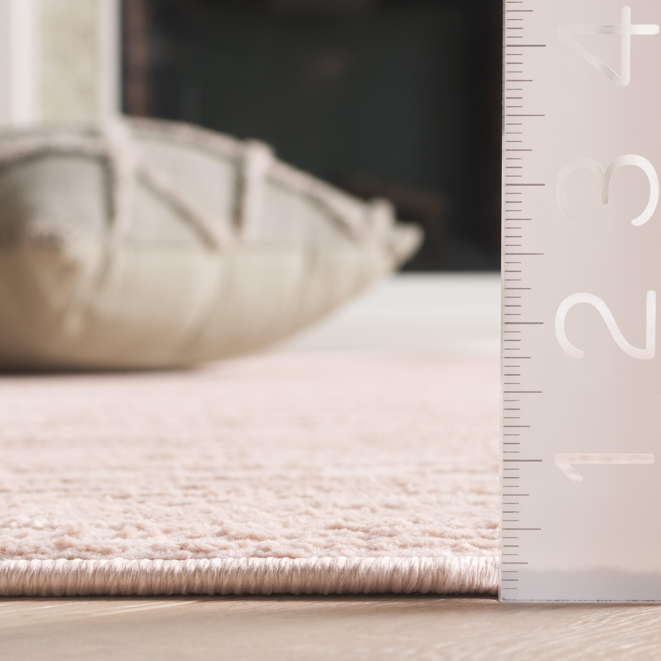Safavieh Revive 2' 7" x 5' Area Rug, Pink, large