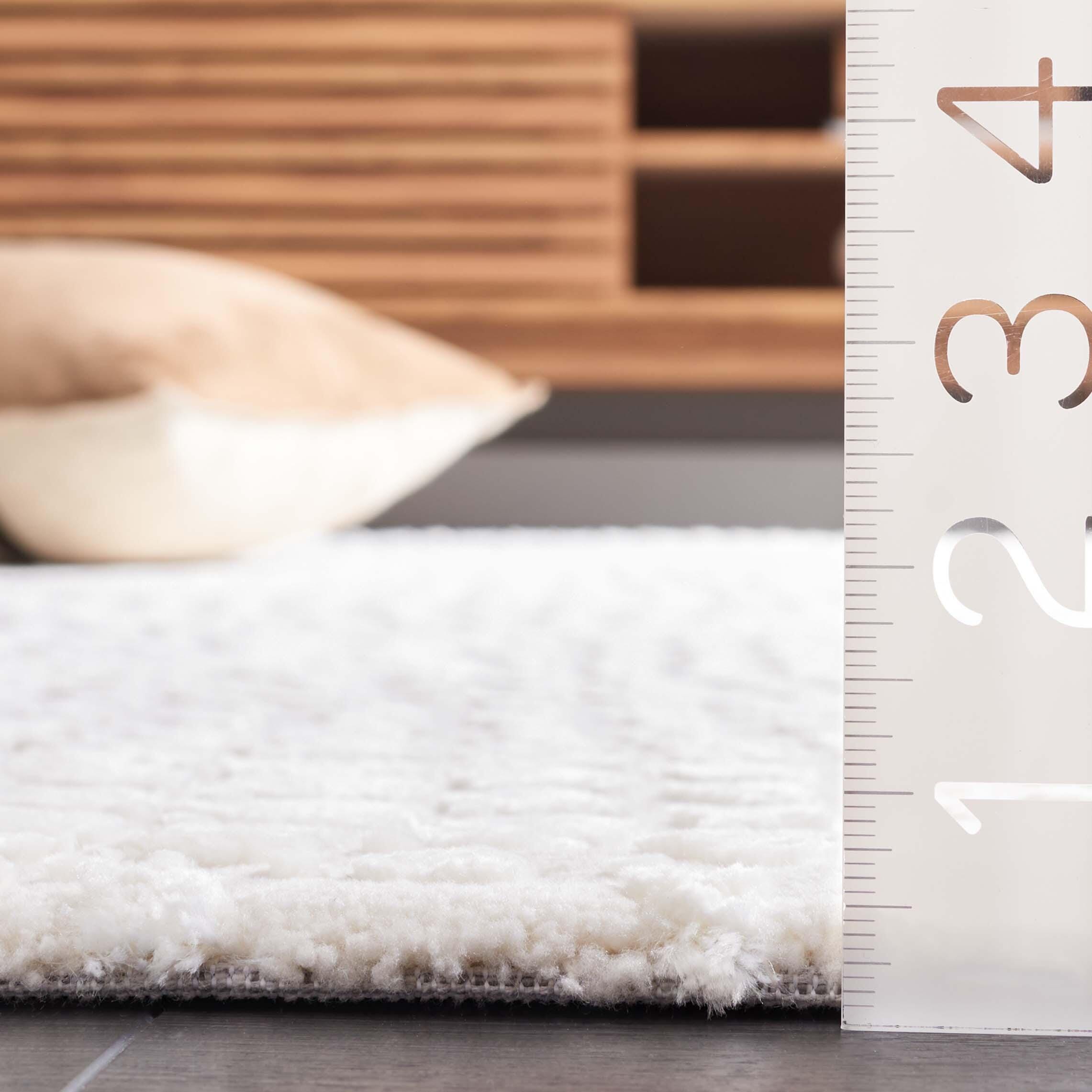 Safavieh Revive 4' x 6' Area Rug, Ivory, large