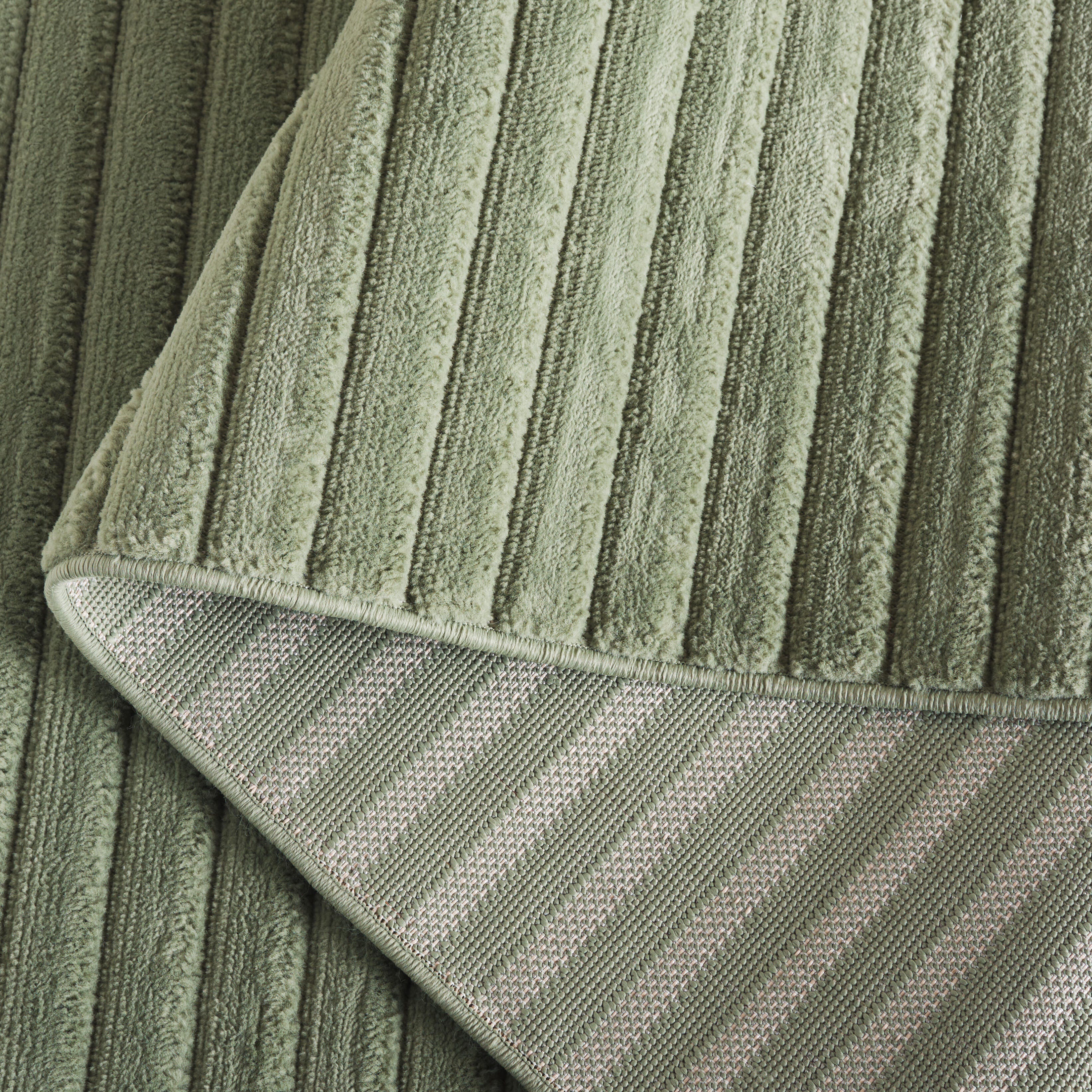 Safavieh Selena 4' x 6' Area Rug, Green, large
