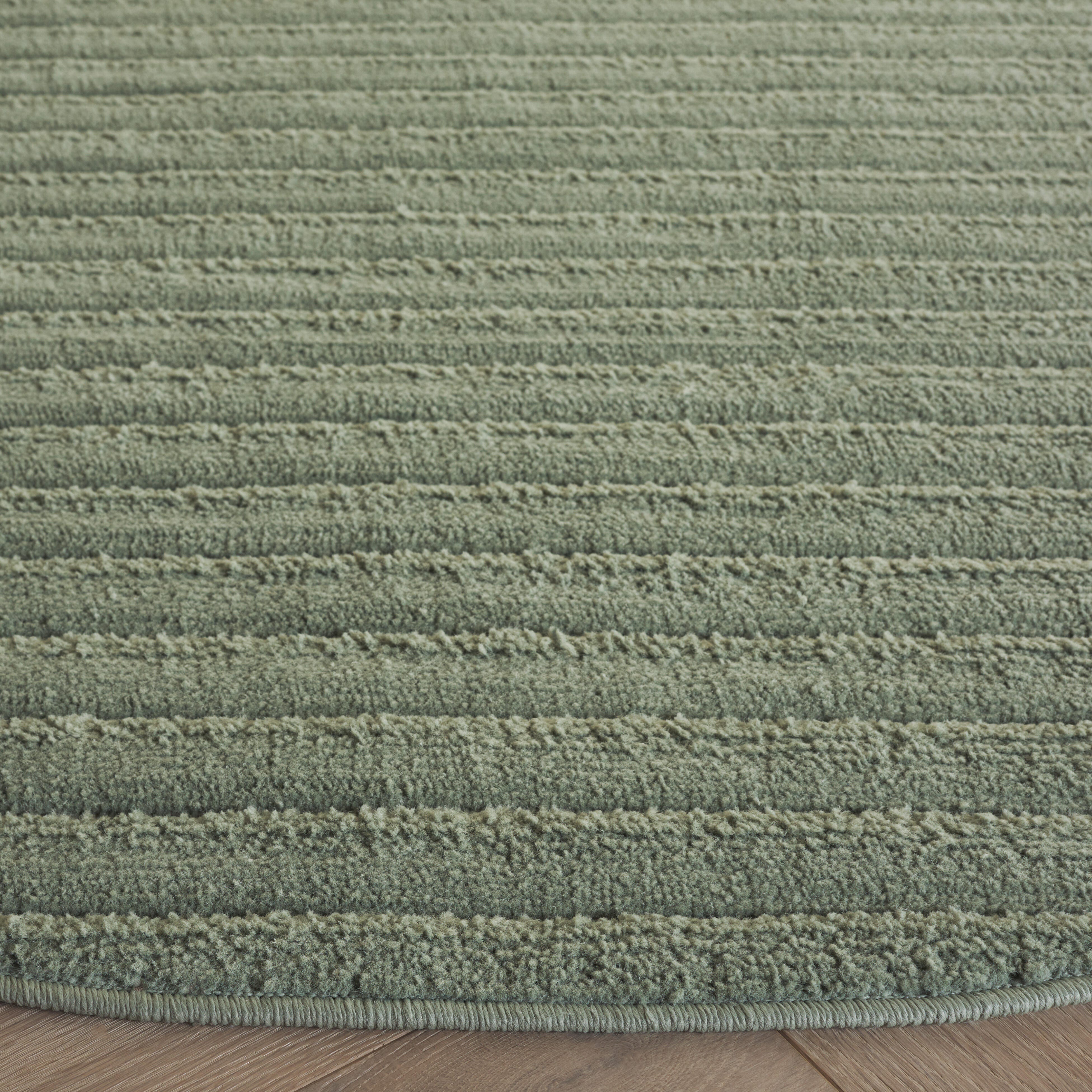 Safavieh Selena 6' 7" x 6' 7" Round Area Rug, Green, large