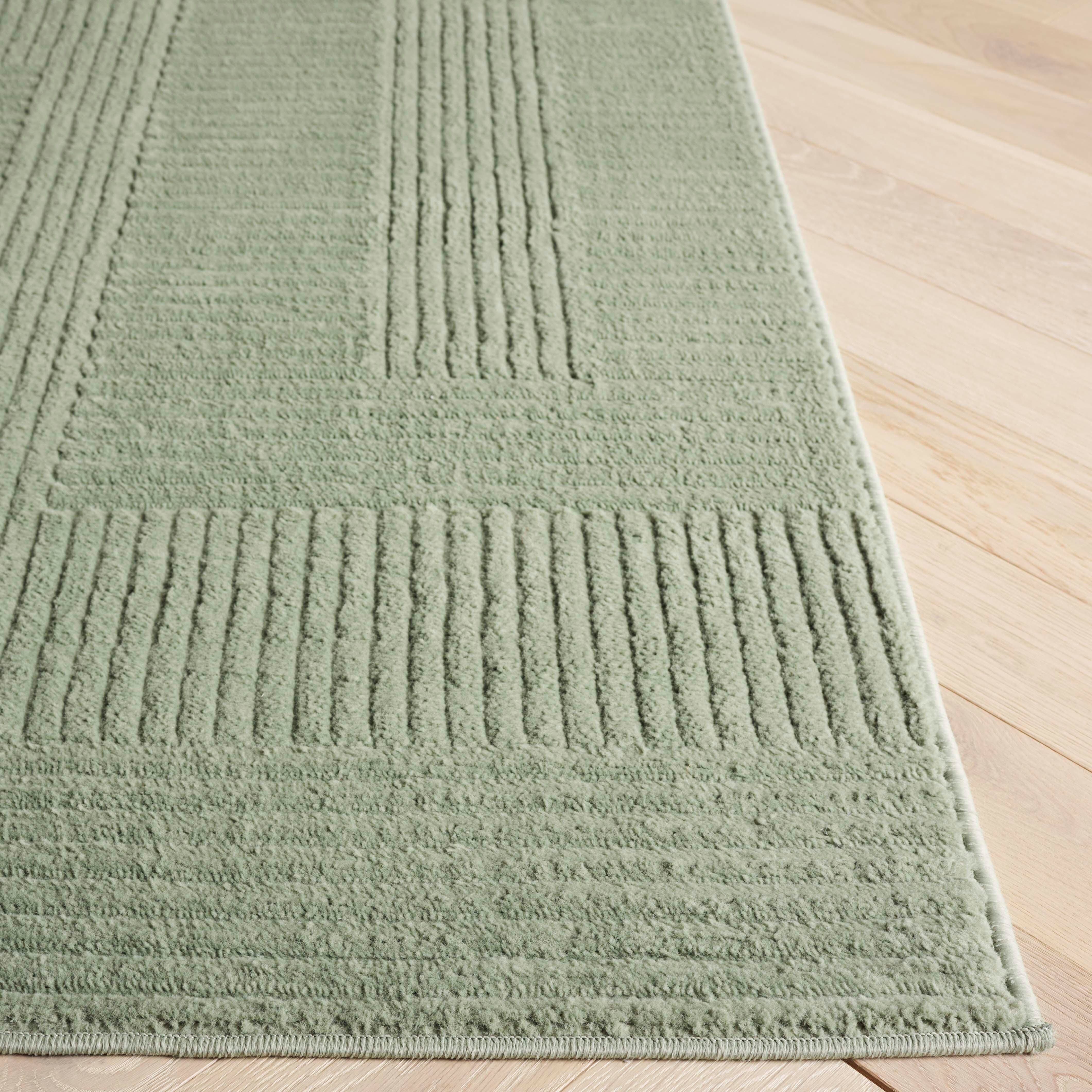 Safavieh Selena 5' 3" x 7' 6" Area Rug, Green, large
