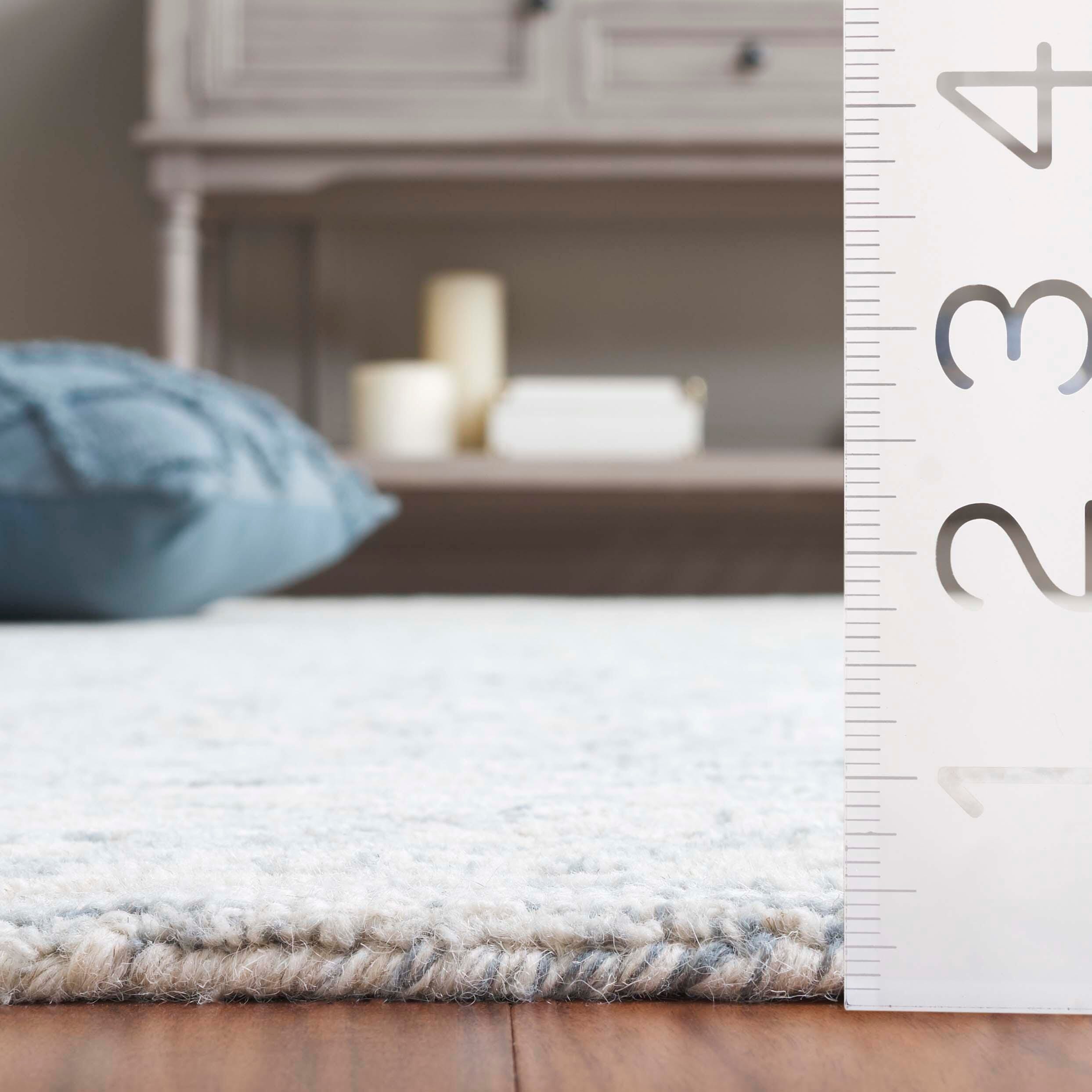 Safavieh Pine 4' x 6' Area Rug, Light Blue/Ivory, large