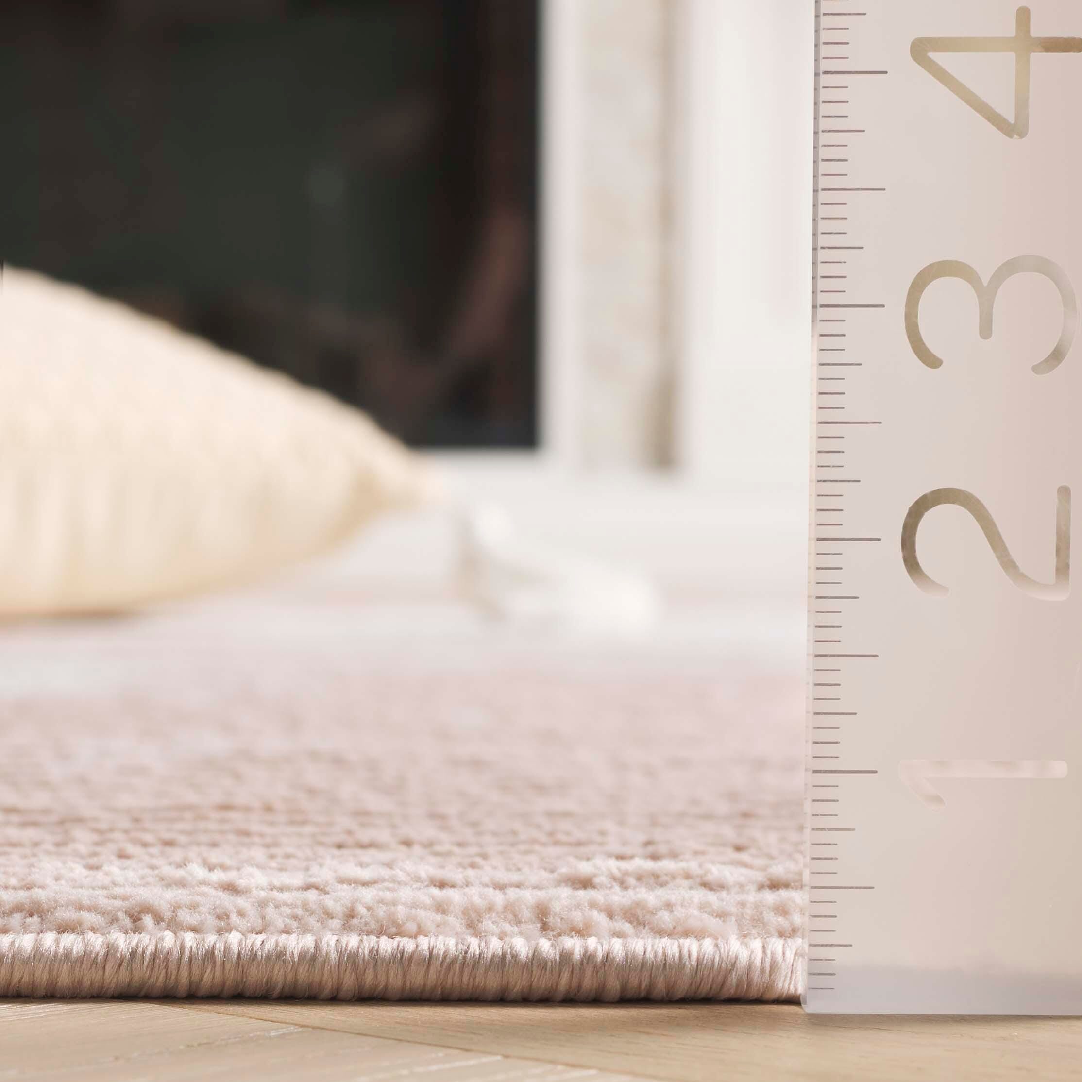 Safavieh Revive 6' 7" x 9' Area Rug, Pink/Ivory, large