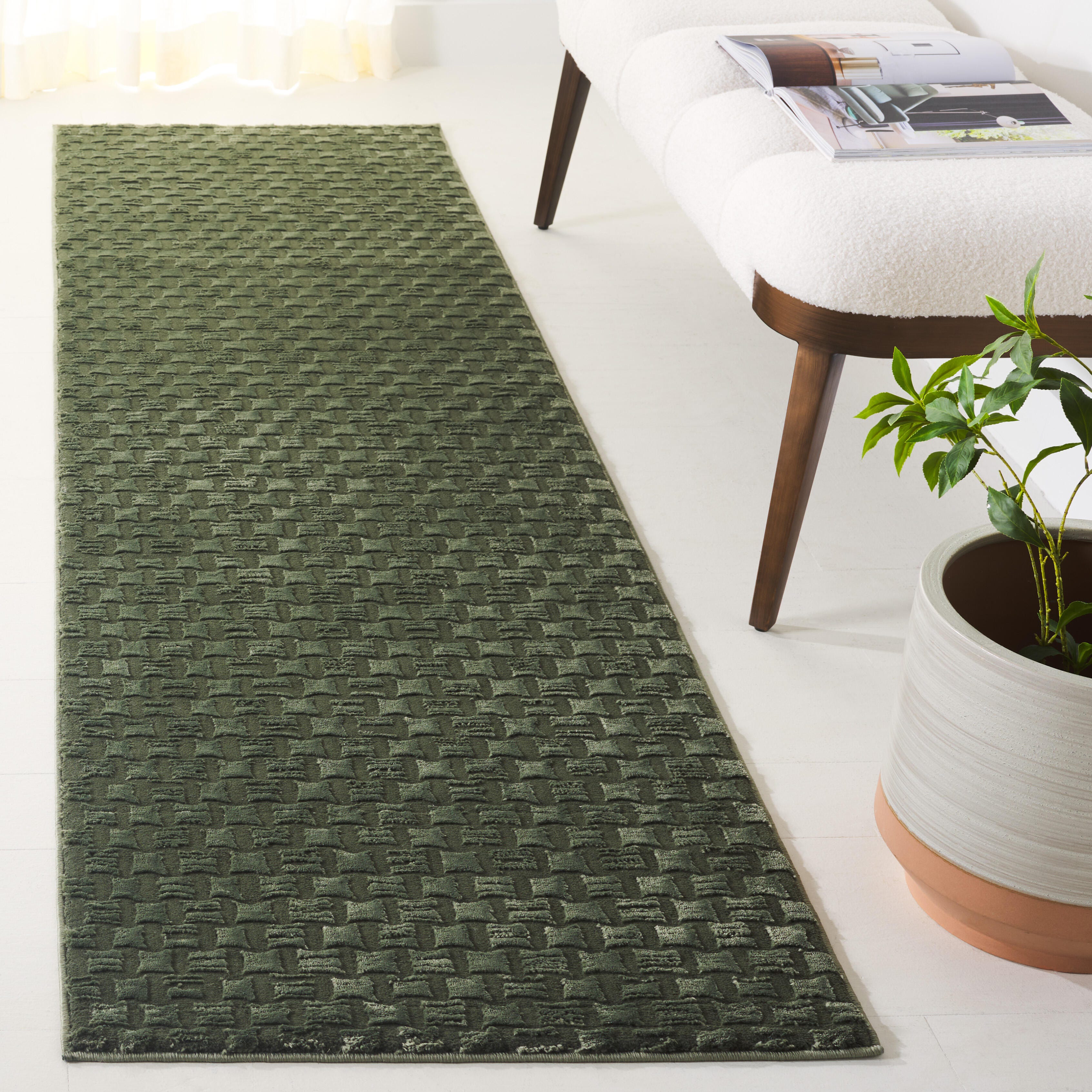 Safavieh Revive 6' 7" x 9' Area Rug, Green, rollover