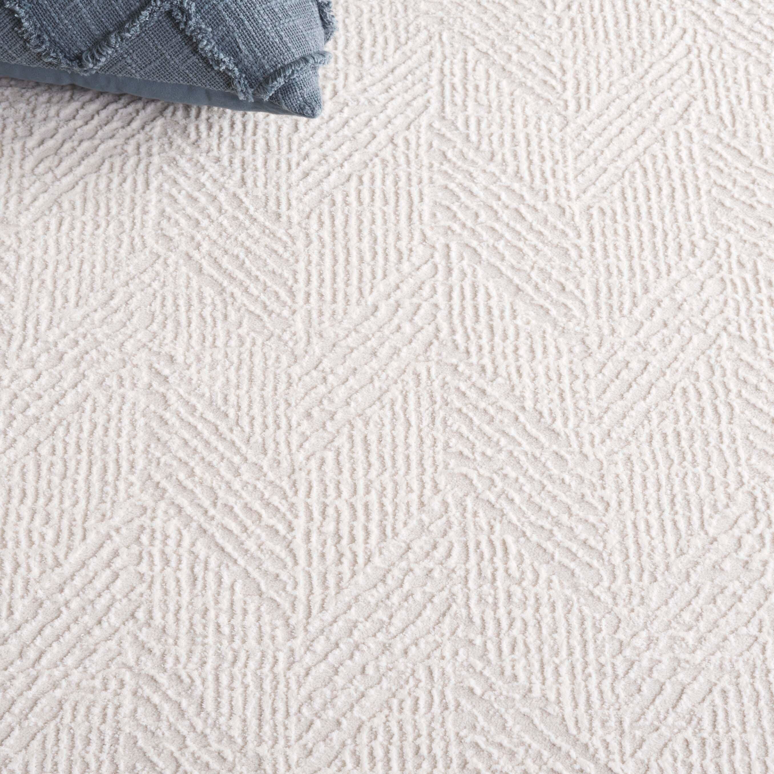 Safavieh Revive 4' x 6' Area Rug, Ivory, large