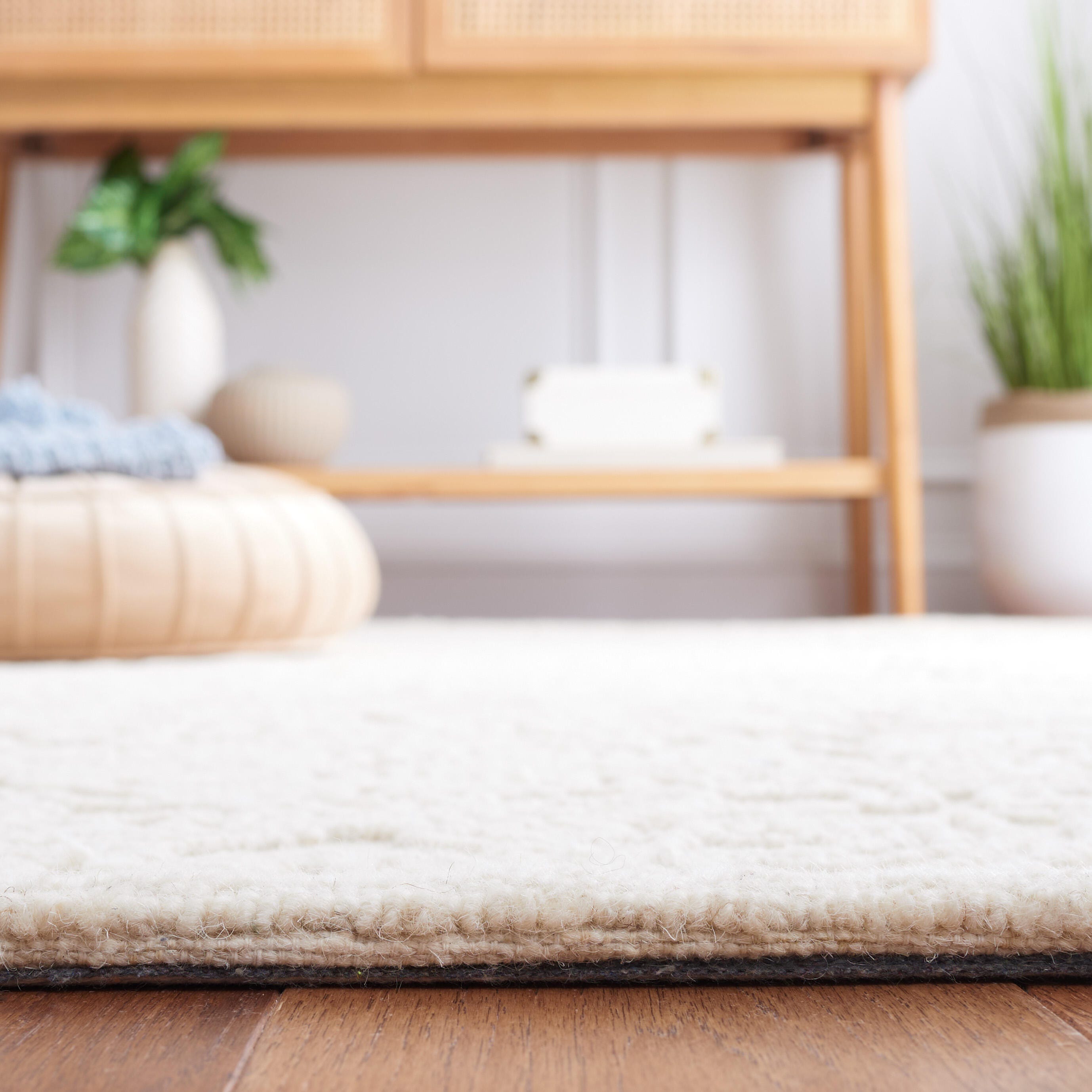 Safavieh Martha Stewart Collection Andreea 3' x 5' Area Rug, Ivory, large