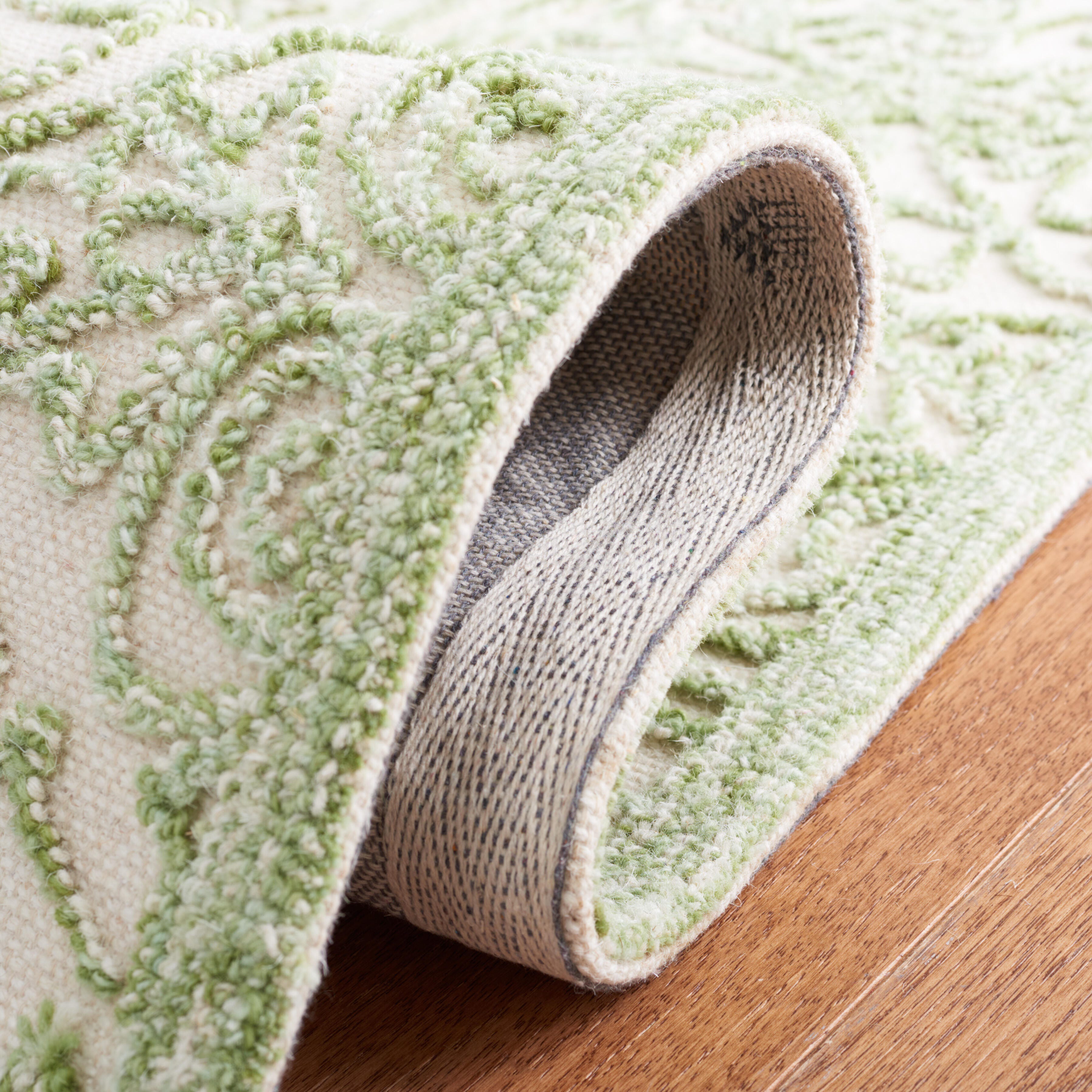 Safavieh Martha Stewart Collection Andreea 5' x 8' Area Rug | Ashley