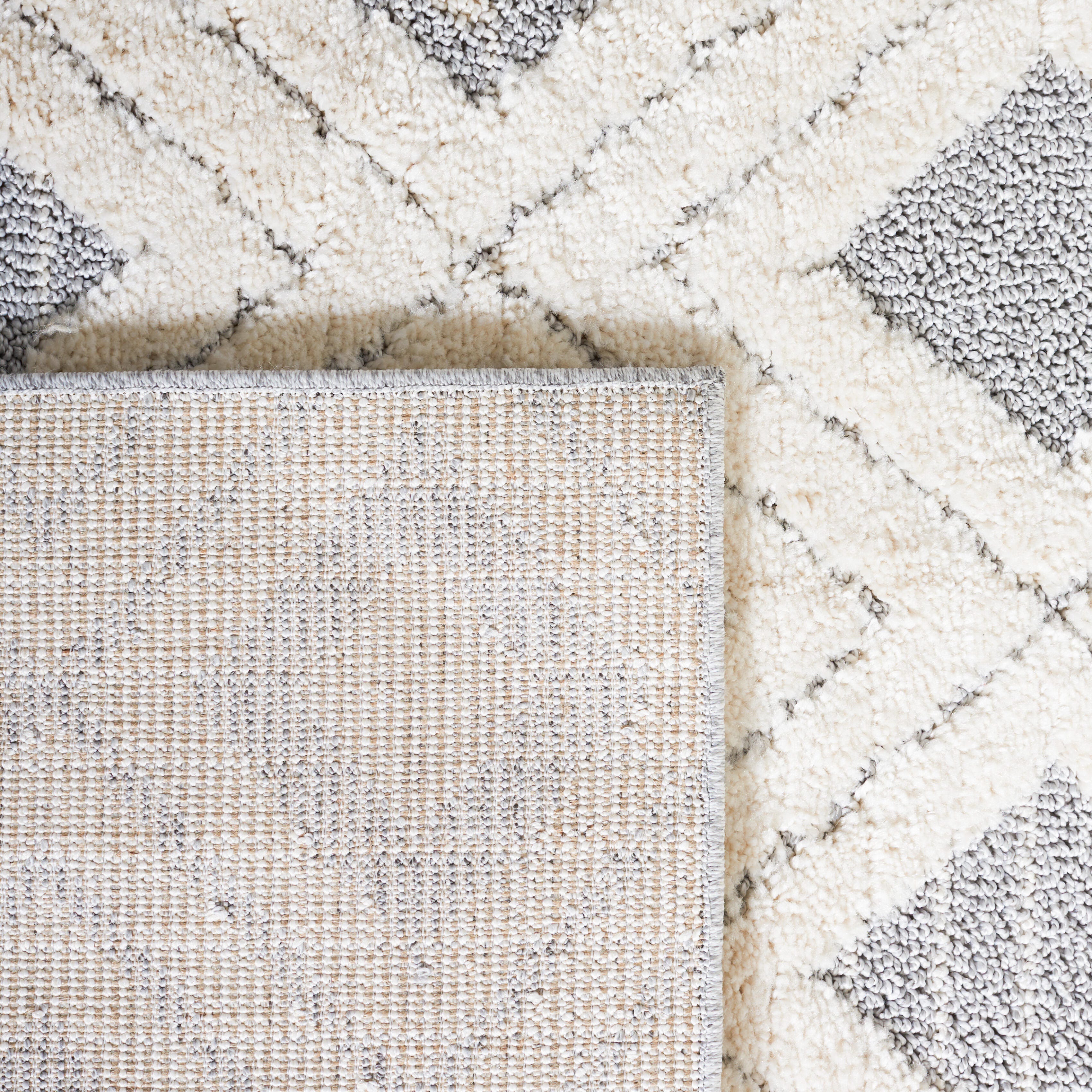 Safavieh Martha Stewart Collection Sefkije 4' x 6' Area Rug, White/Light Gray, large