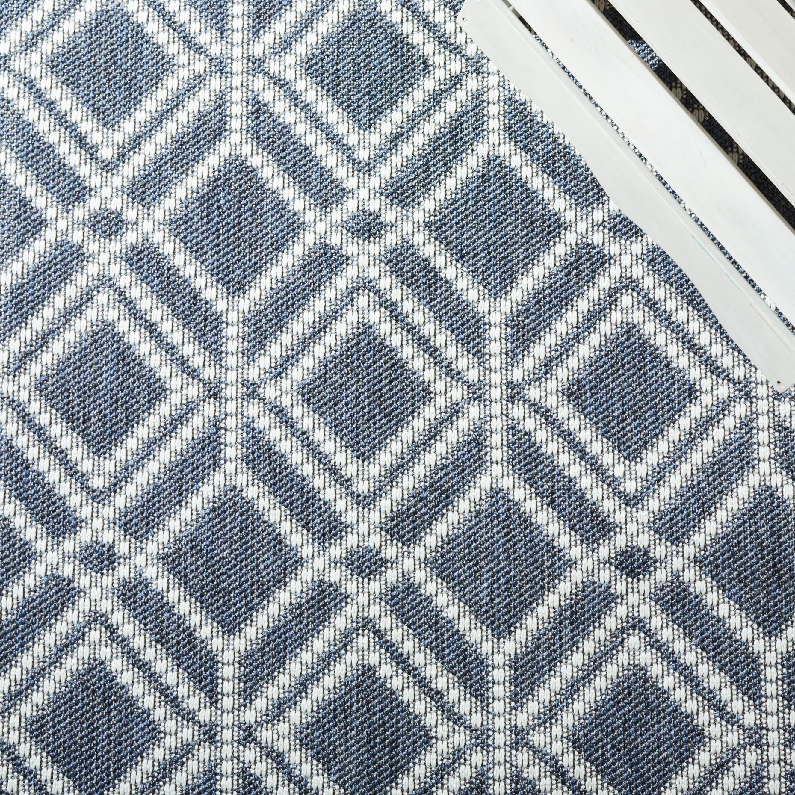 Safavieh Martha Stewart Collection Fulden 2'2" x 9' Runner Rug, Gray/Ivory, large