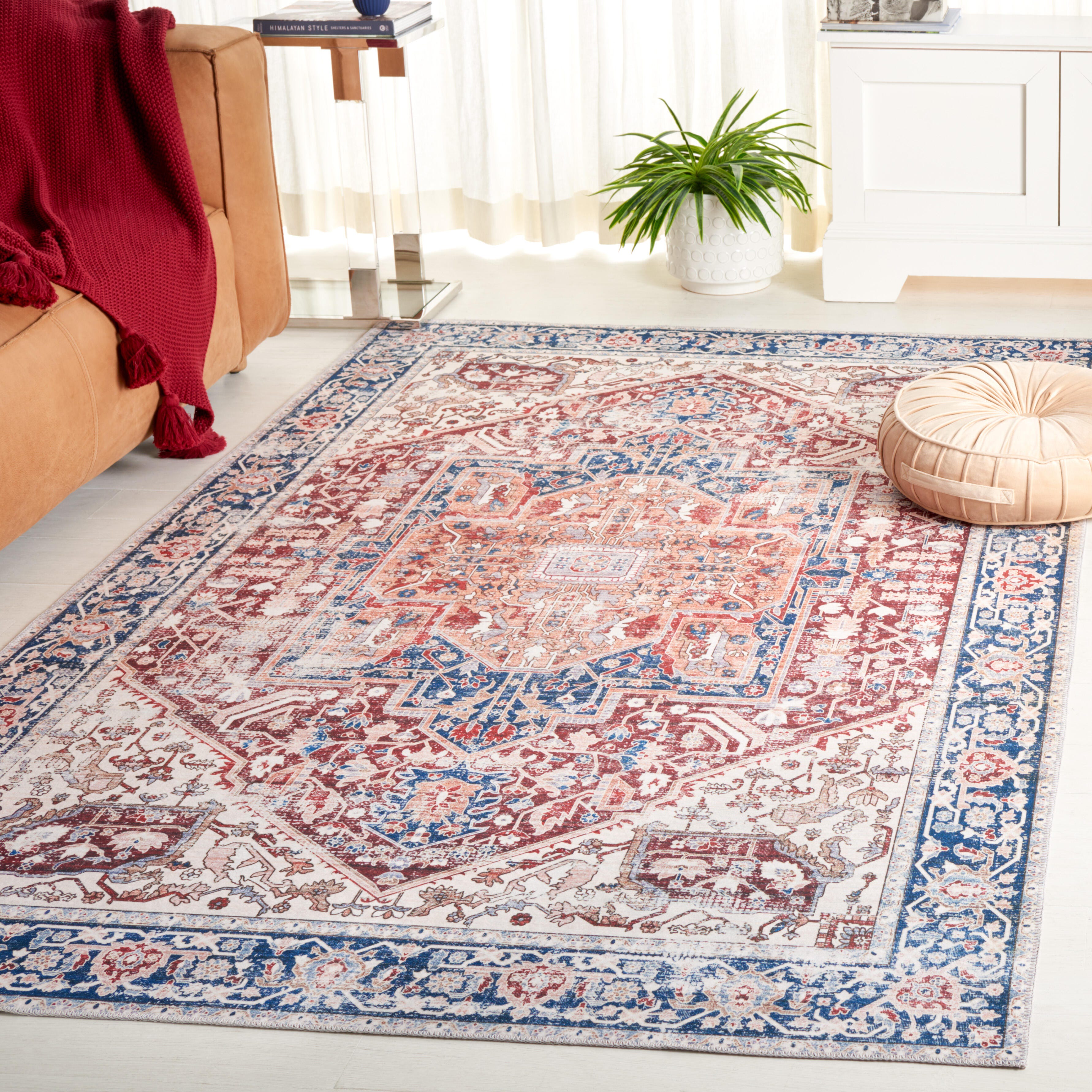 Safavieh Arizona 2' 3" x 4' Area Rug, Red/Navy, rollover