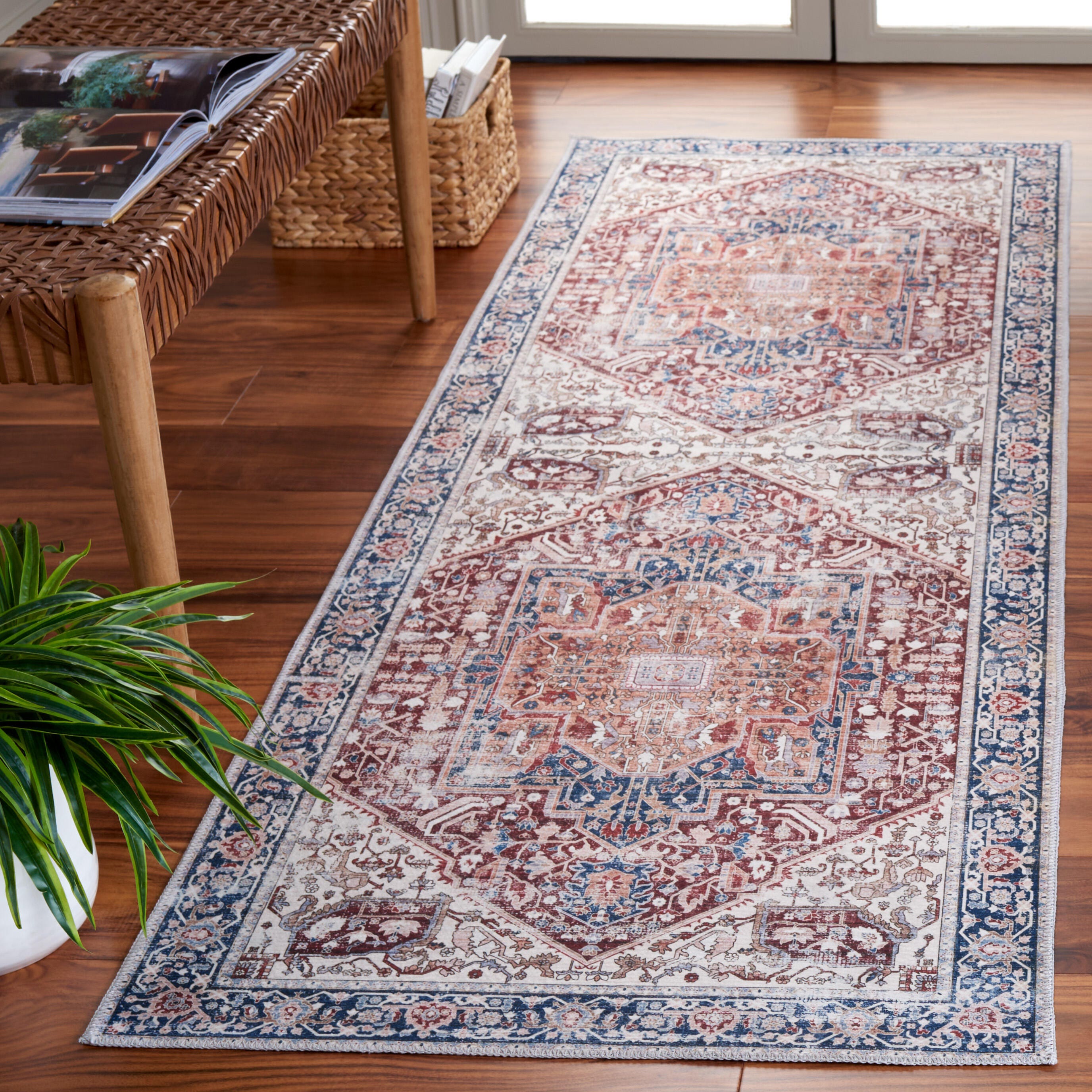 Safavieh Arizona 2' 6" x 6' Runner Rug, Red/Navy, large