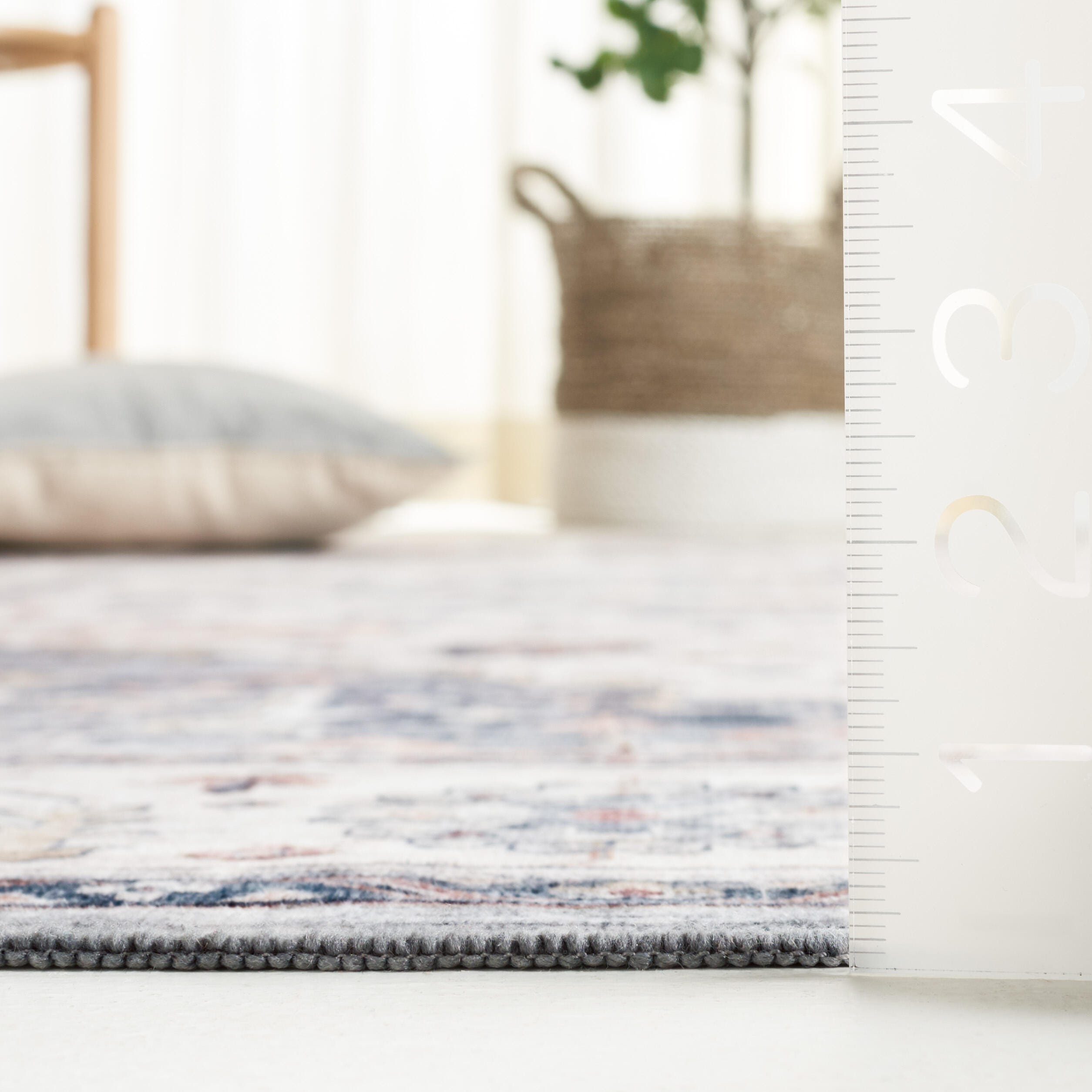 Safavieh Arizona 6' x 9' Area Rug, Light Blue/Ivory, large