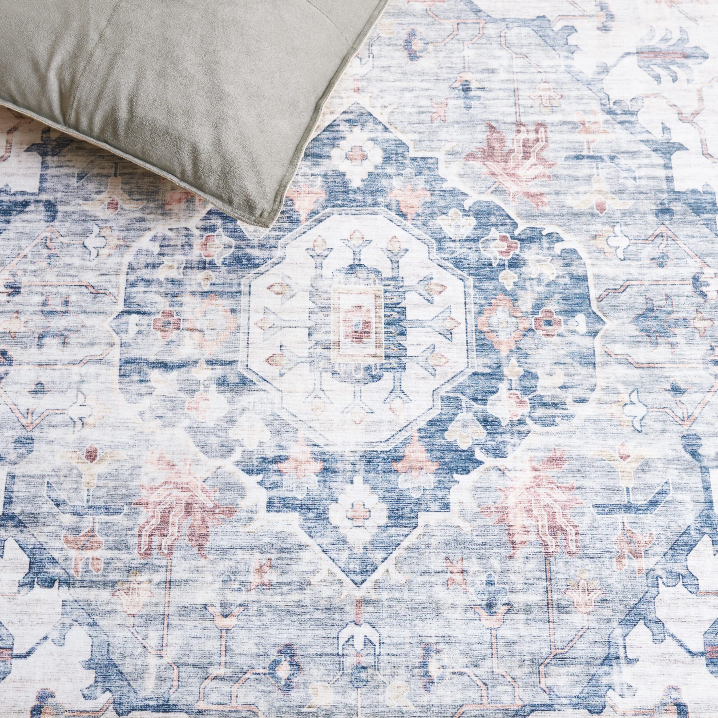 Safavieh Arizona 8' x 10' Area Rug, Light Blue/Ivory, large