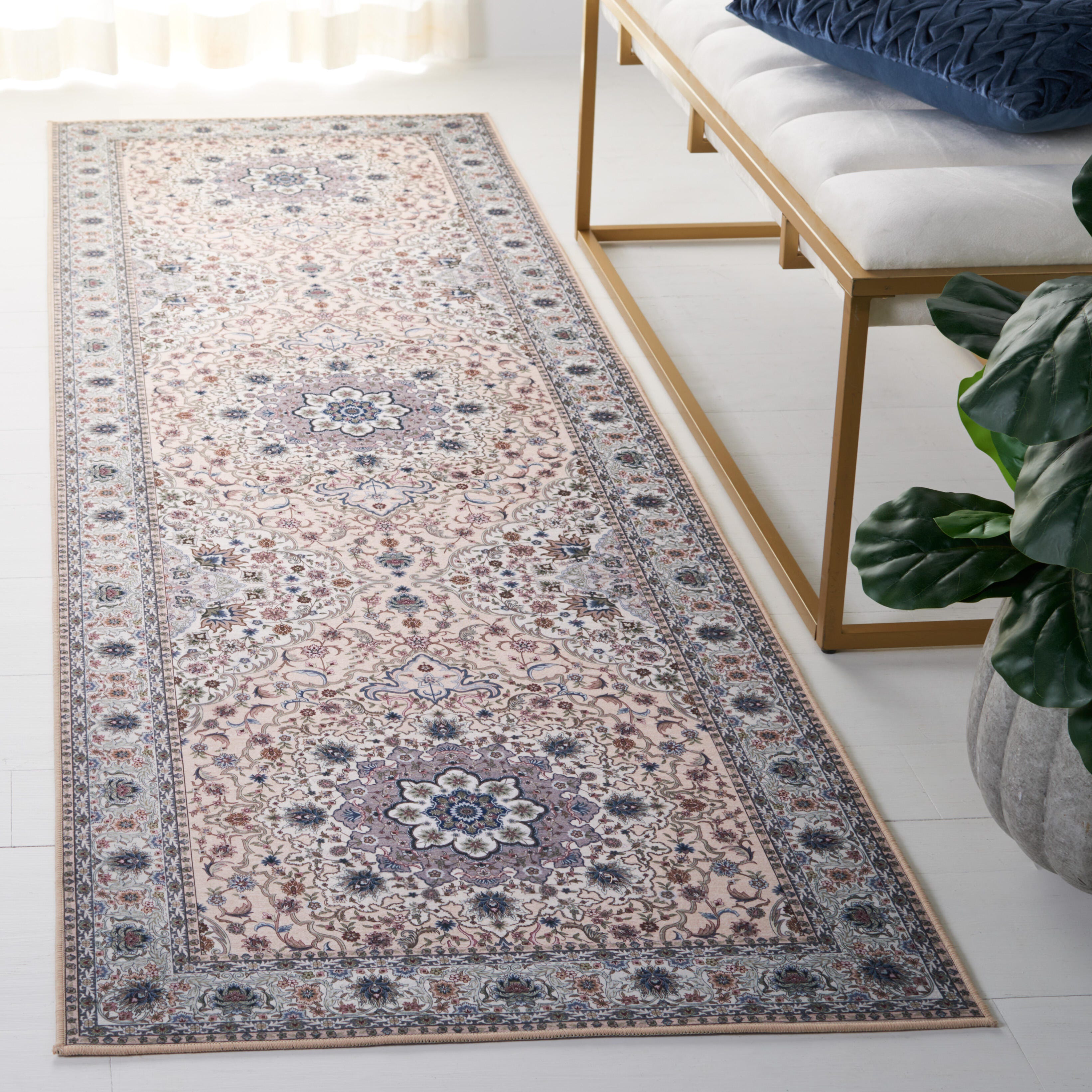 Safavieh Tucson 2' 6" x 8' Runner Rug, Beige/Green, rollover