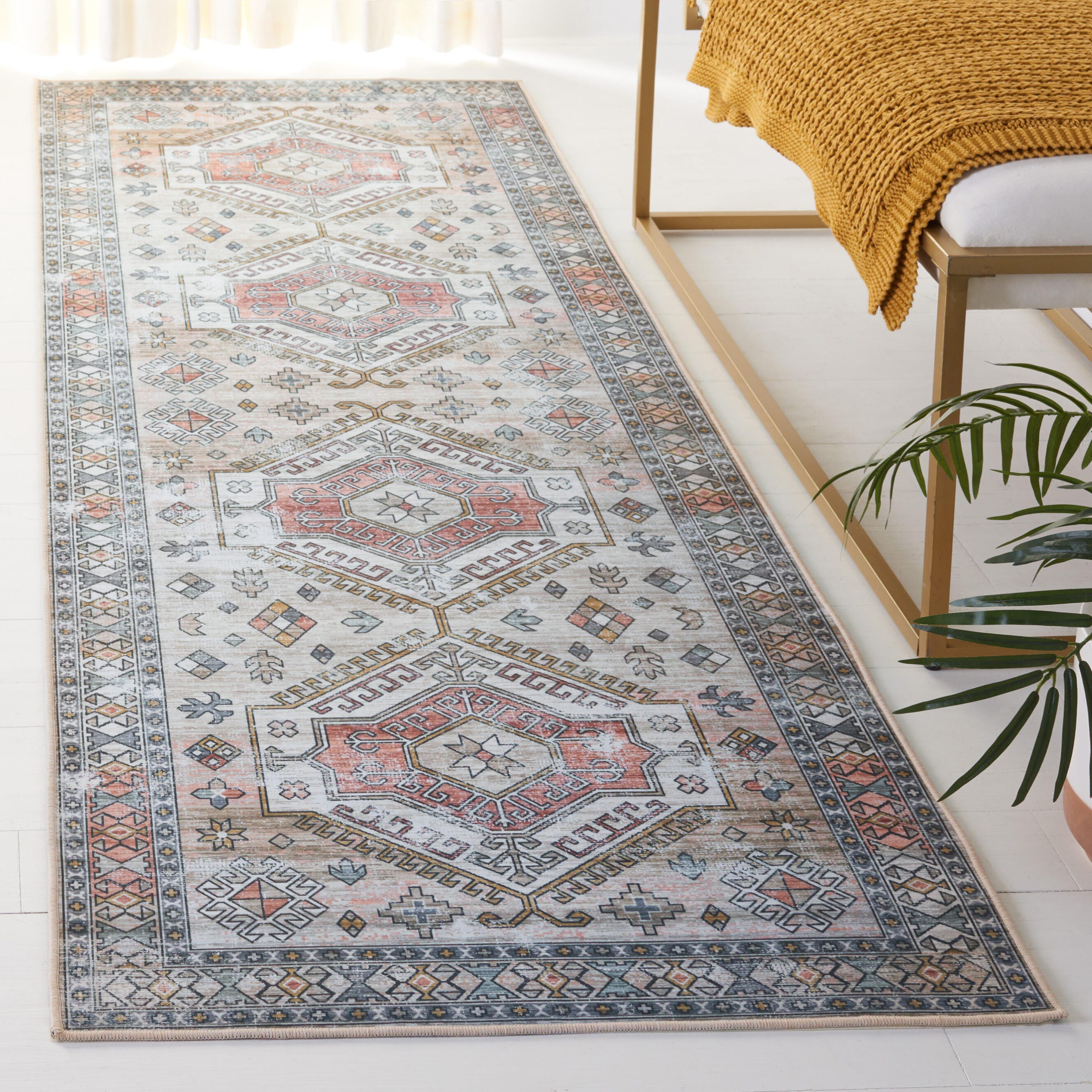 Safavieh Tucson 2' 6" x 8' Runner Rug, Beige/Green, rollover